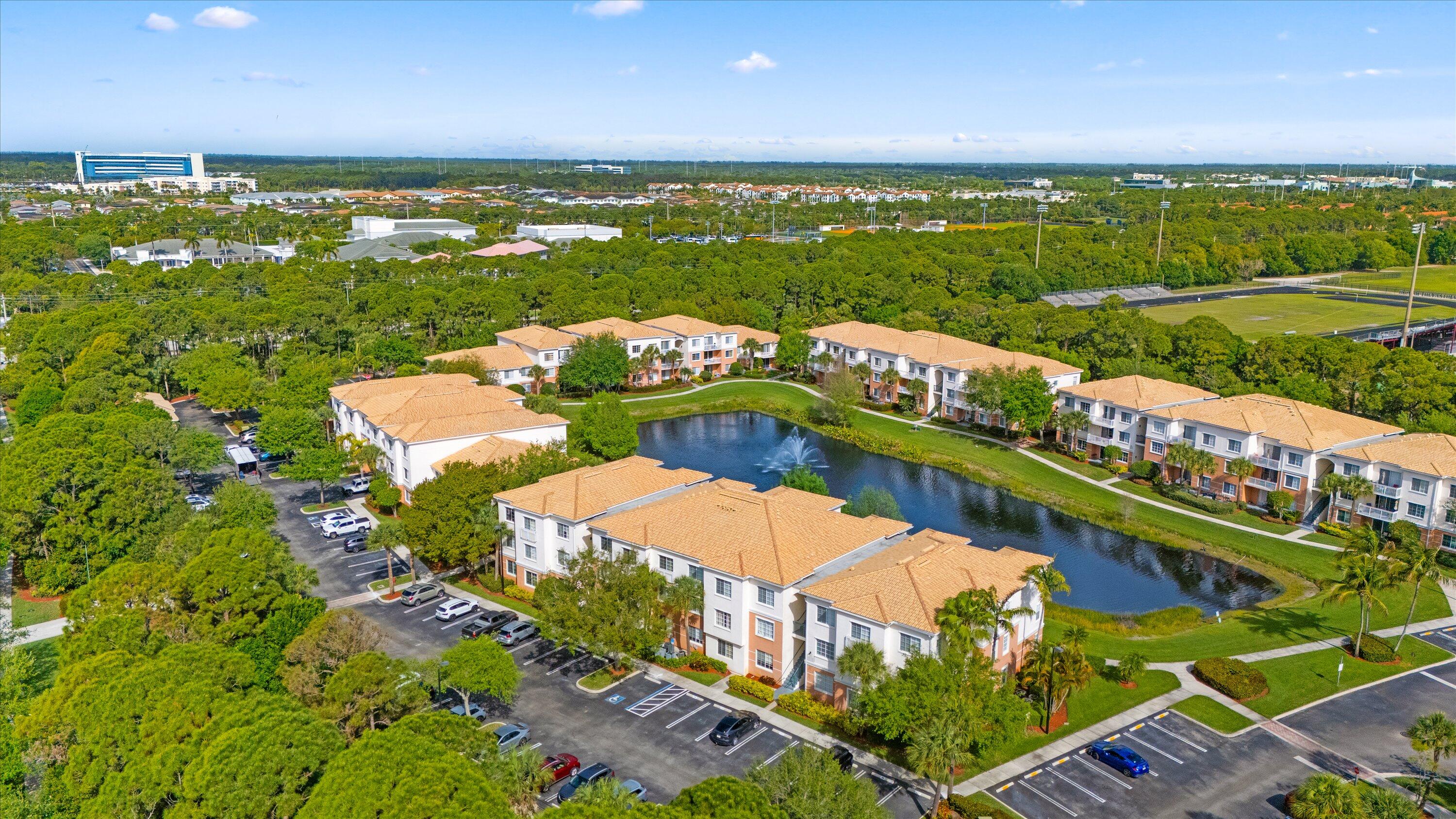 10203 Myrtlewood, Palm Beach Gardens FL 33418