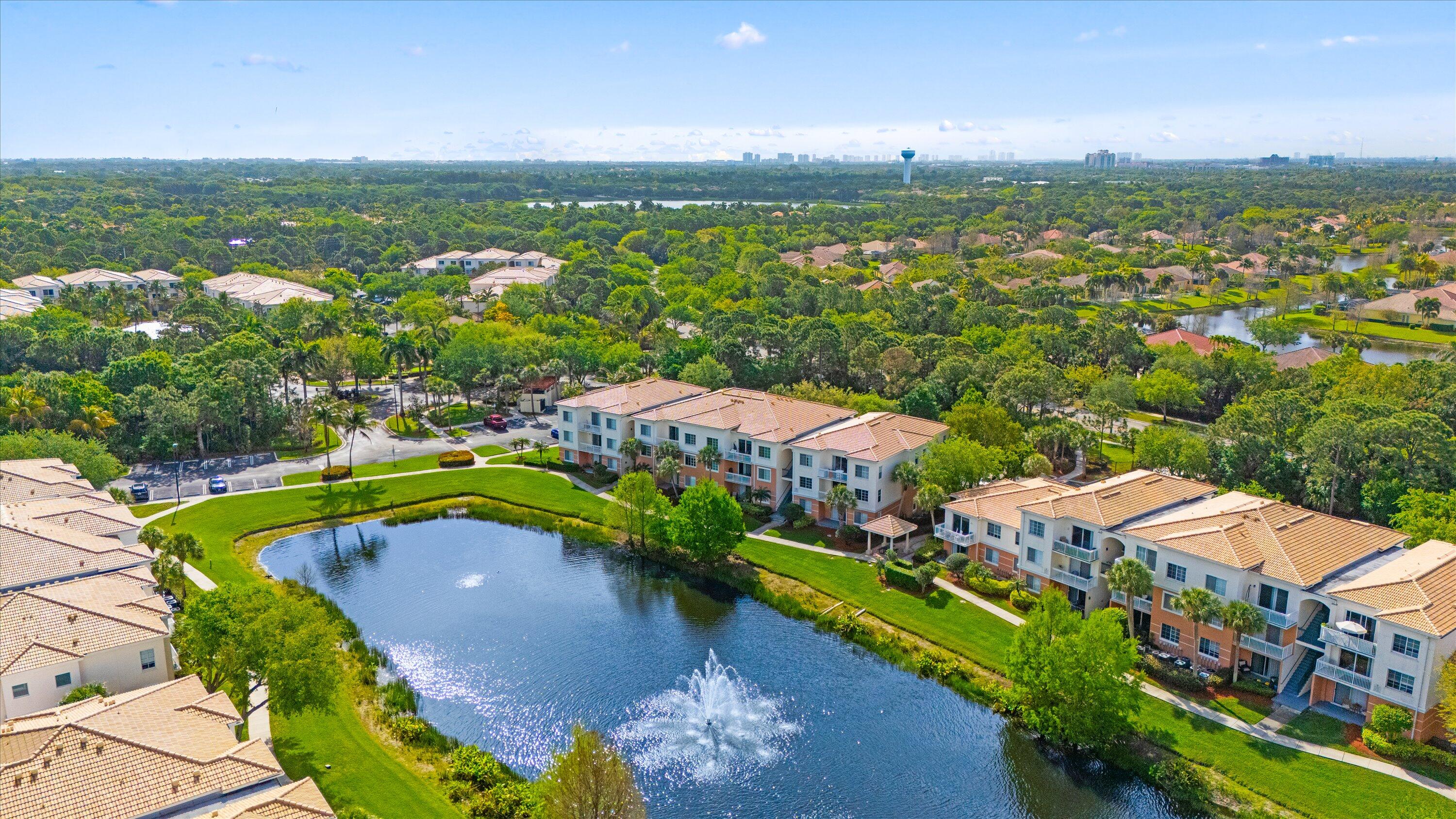 10203 Myrtlewood, Palm Beach Gardens FL 33418