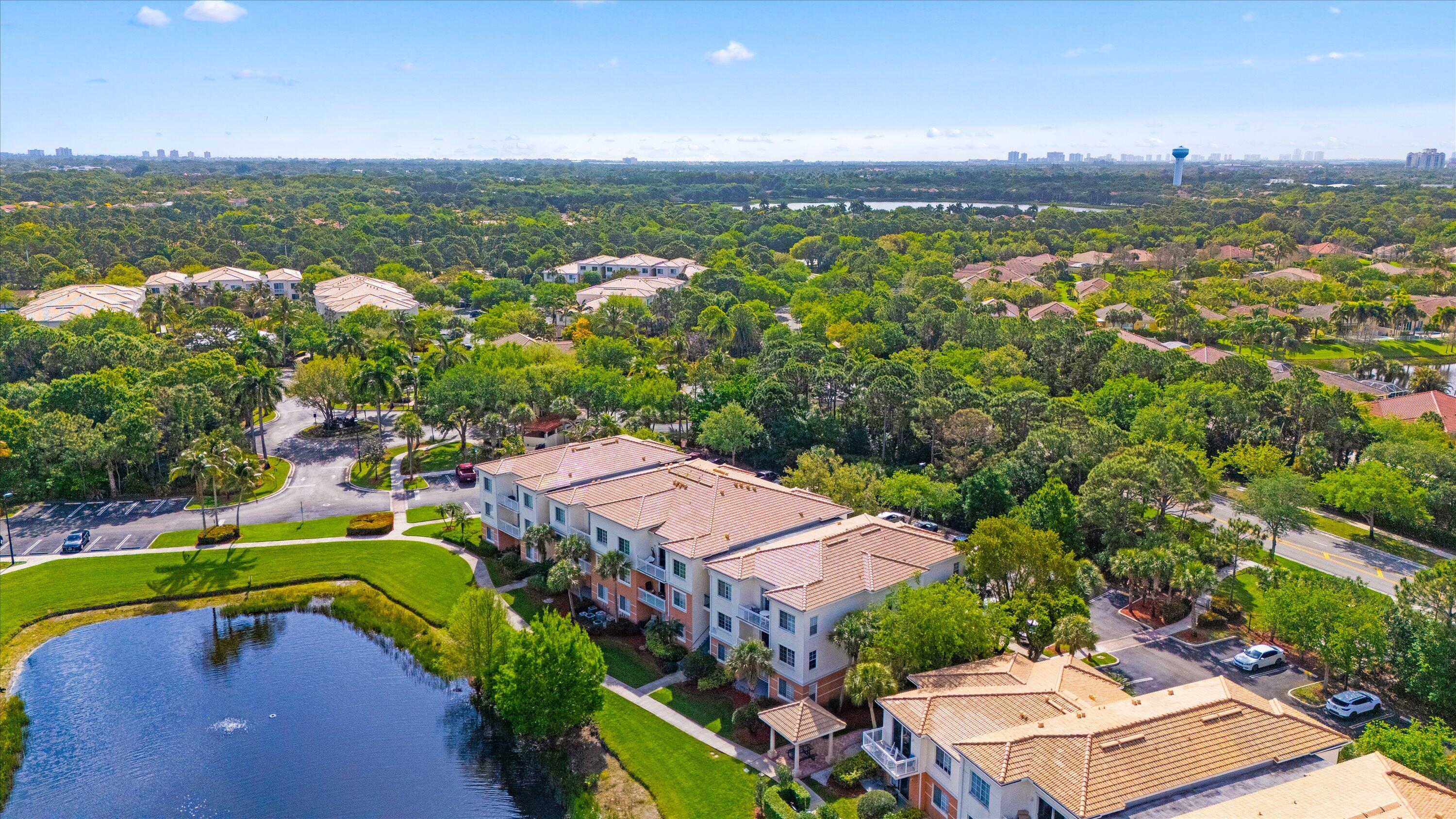 10203 Myrtlewood, Palm Beach Gardens FL 33418