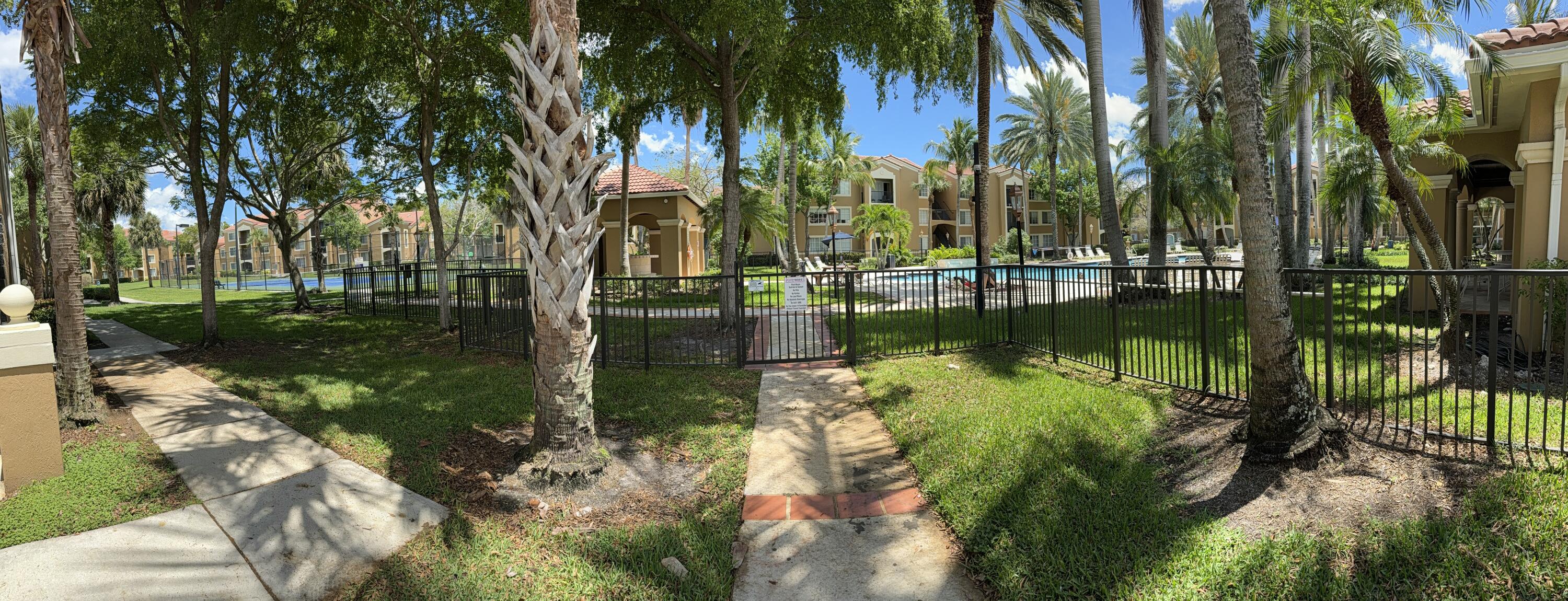 7980 N Nob Hill #205, Tamarac FL 33321