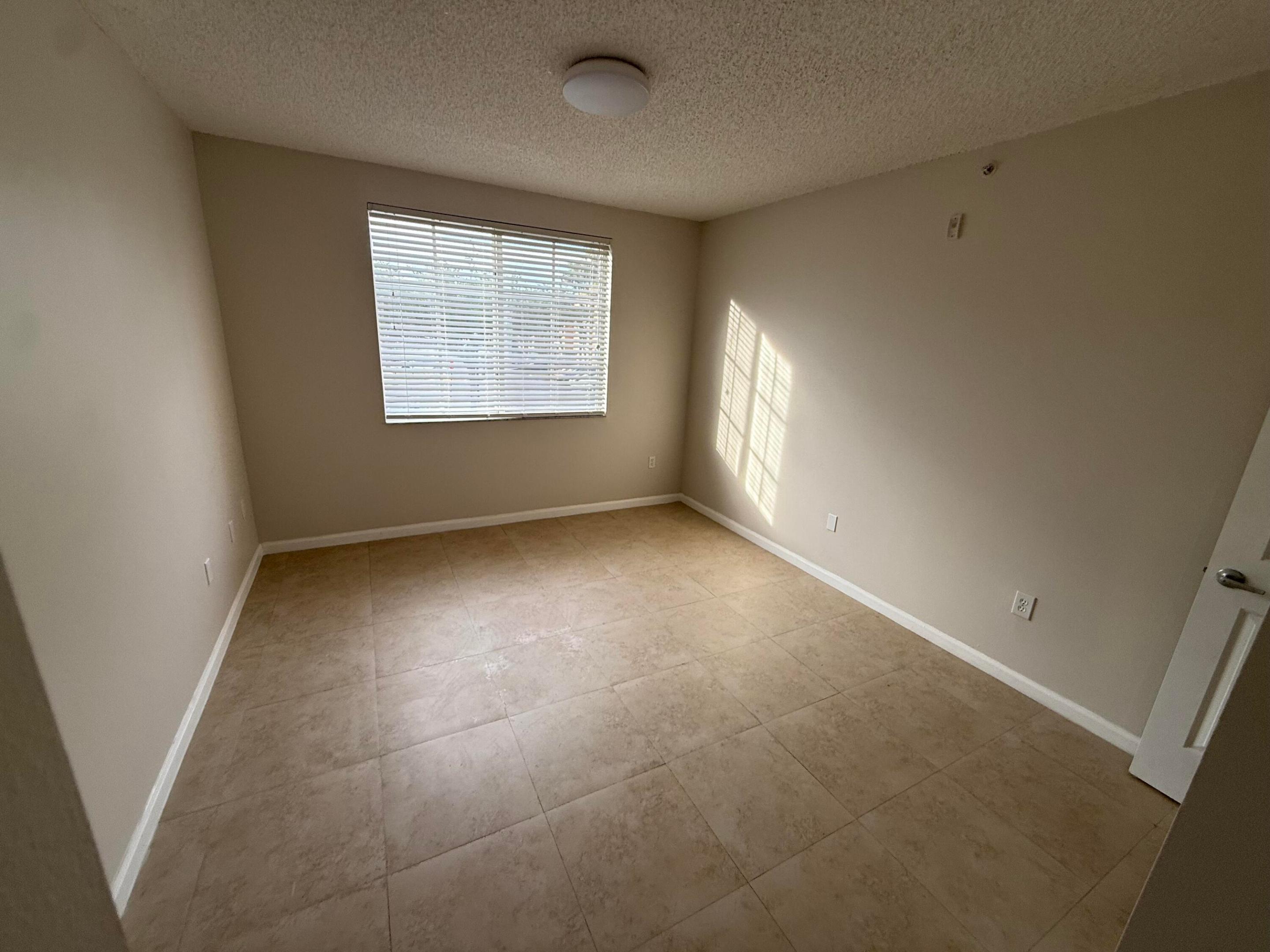 7980 N Nob Hill #205, Tamarac FL 33321