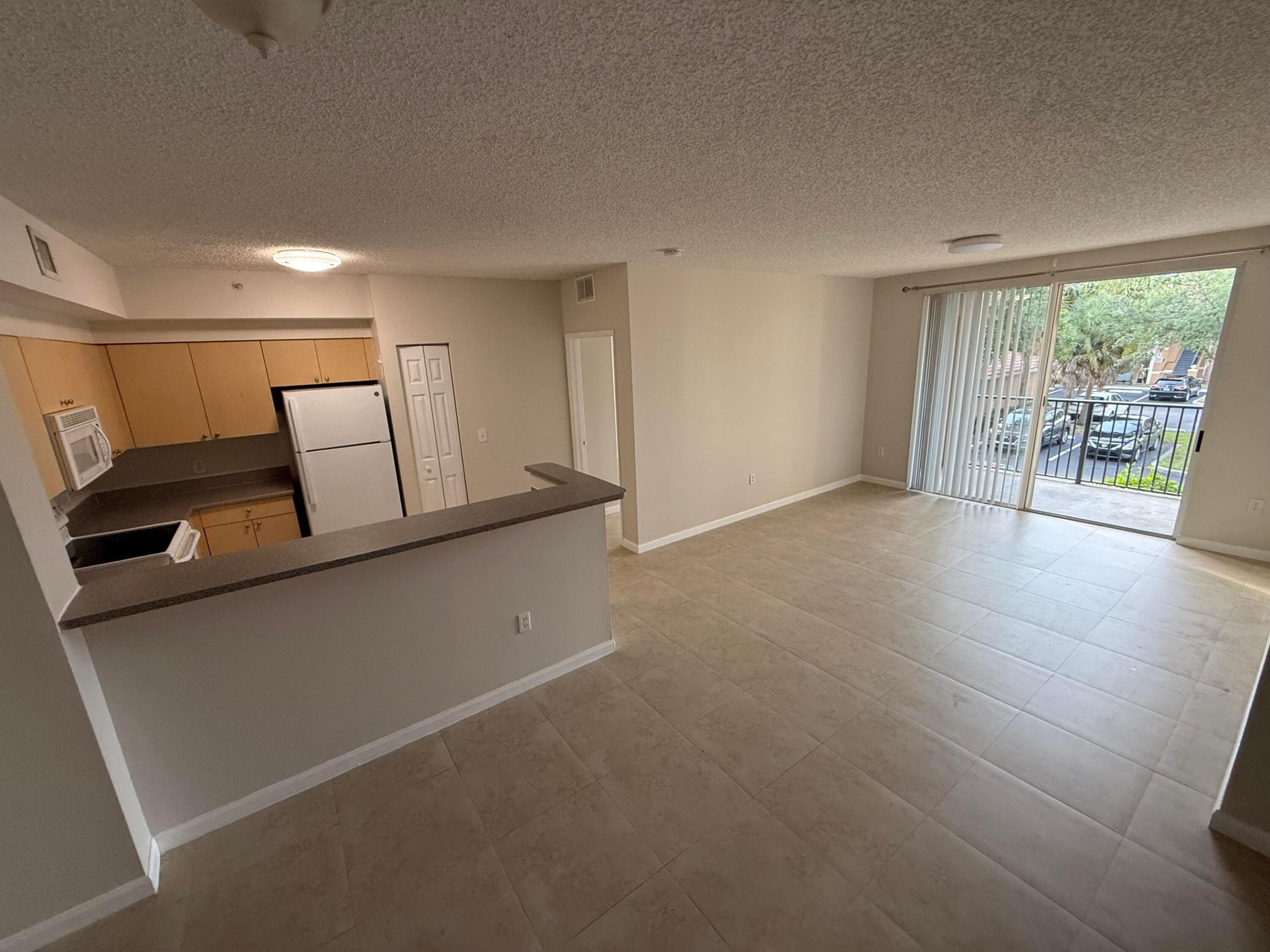 7980 N Nob Hill #205, Tamarac FL 33321
