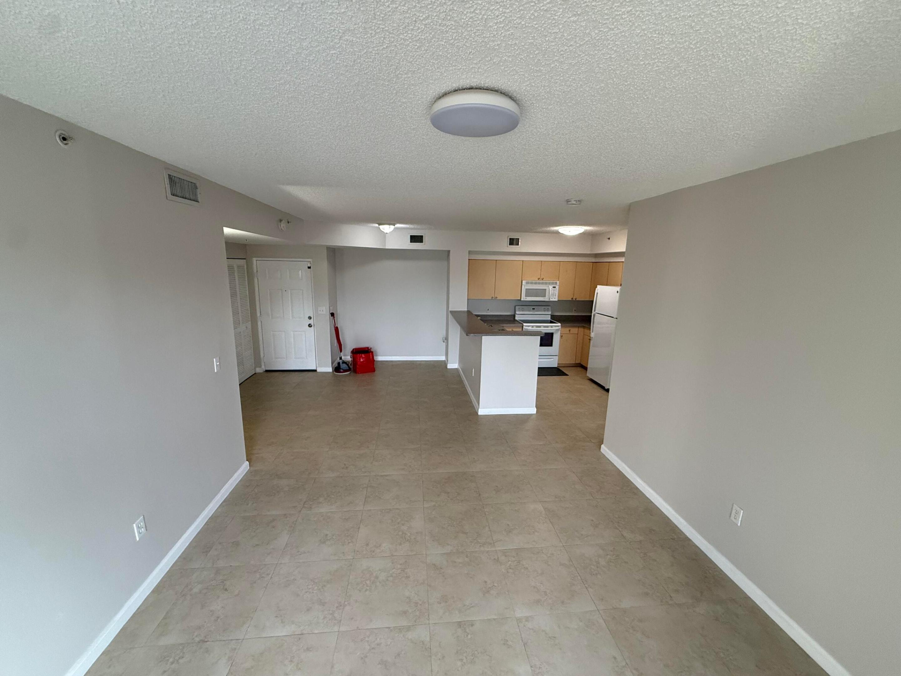 7980 N Nob Hill #205, Tamarac FL 33321