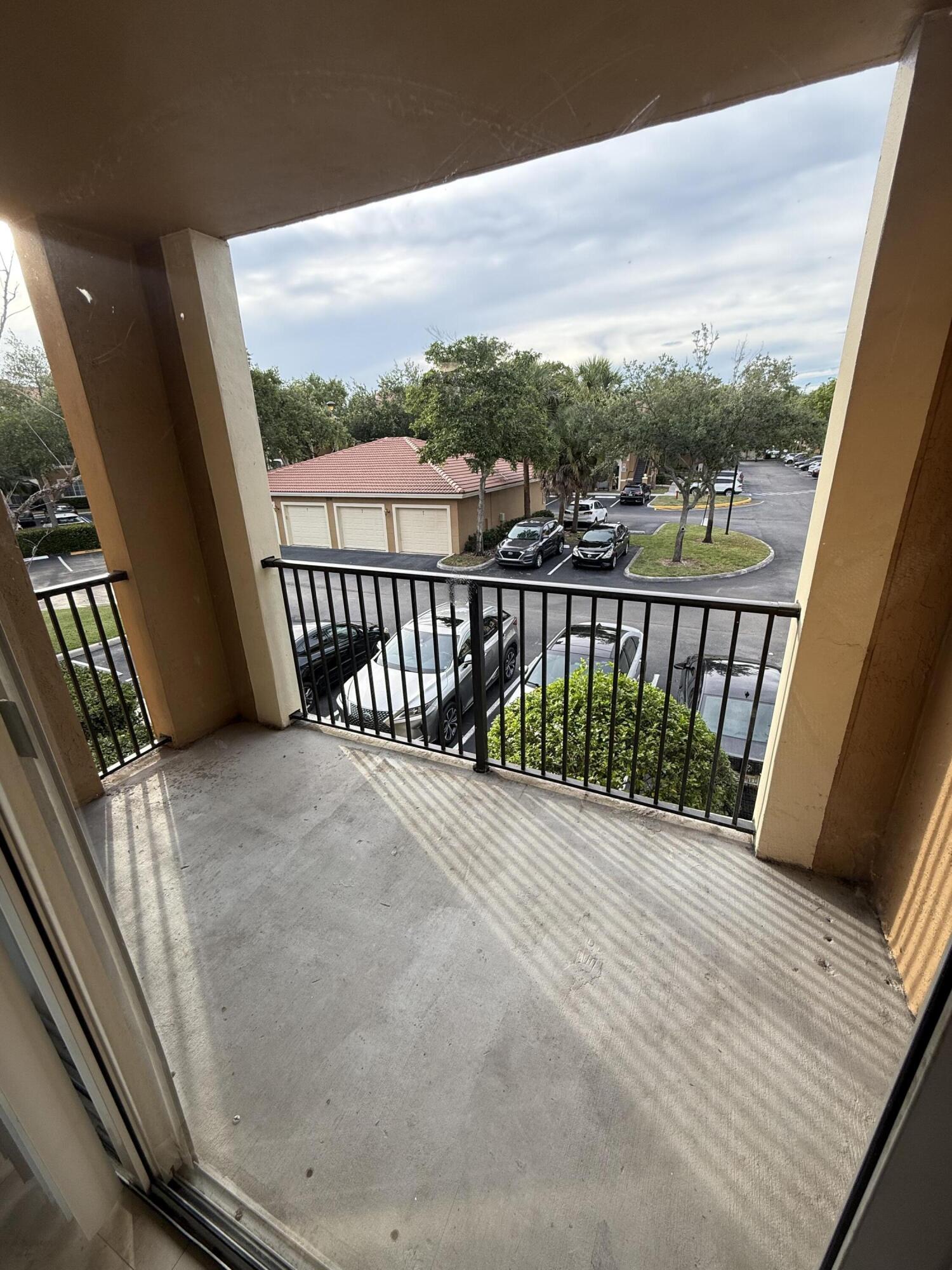 7980 N Nob Hill #205, Tamarac FL 33321