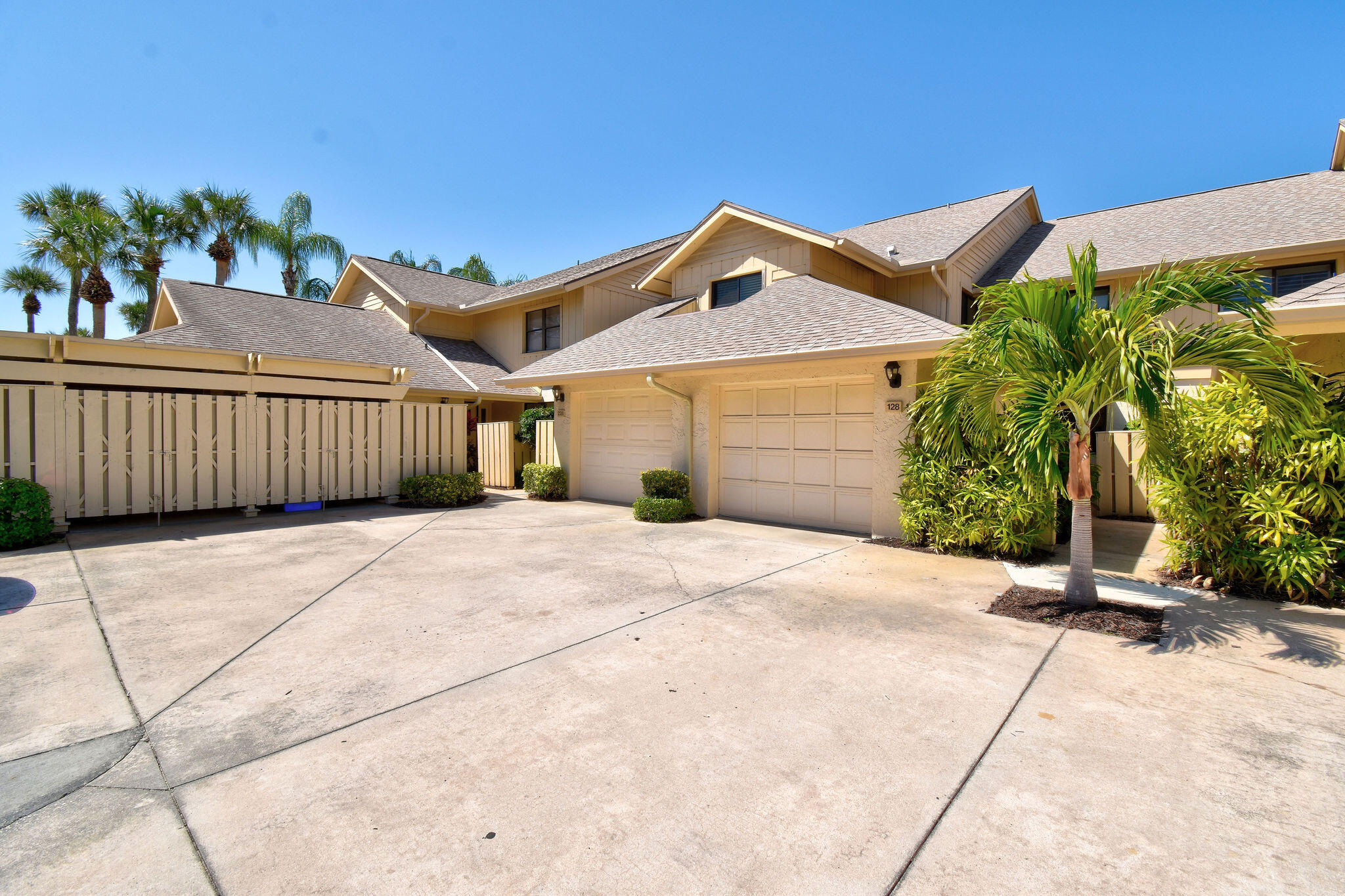 17081 Waterbend #128, Jupiter FL 33477