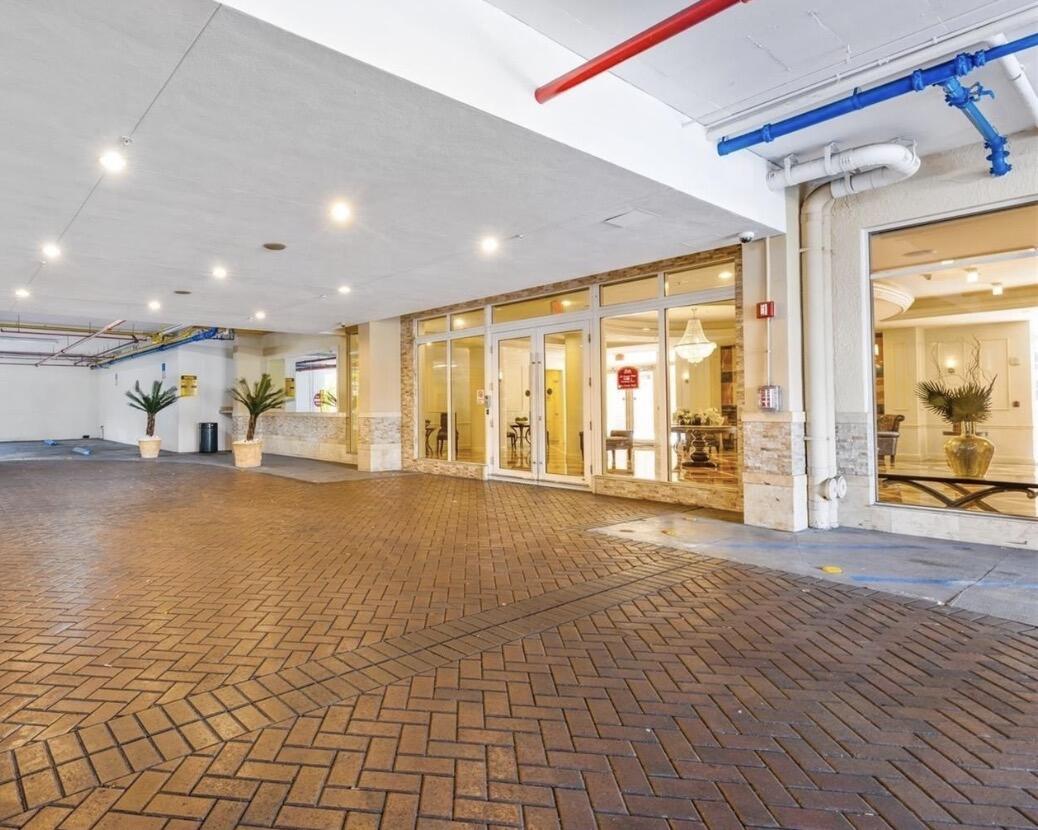 3232 Coral #1601, Miami FL 33145