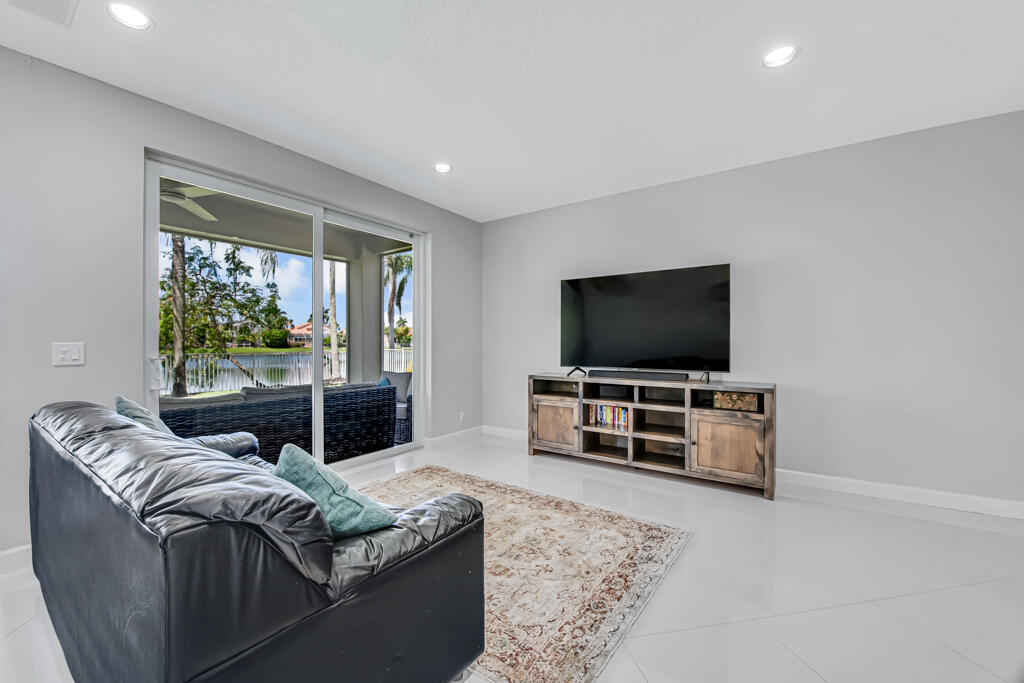 19491 Black Olive, Boca Raton FL 33498