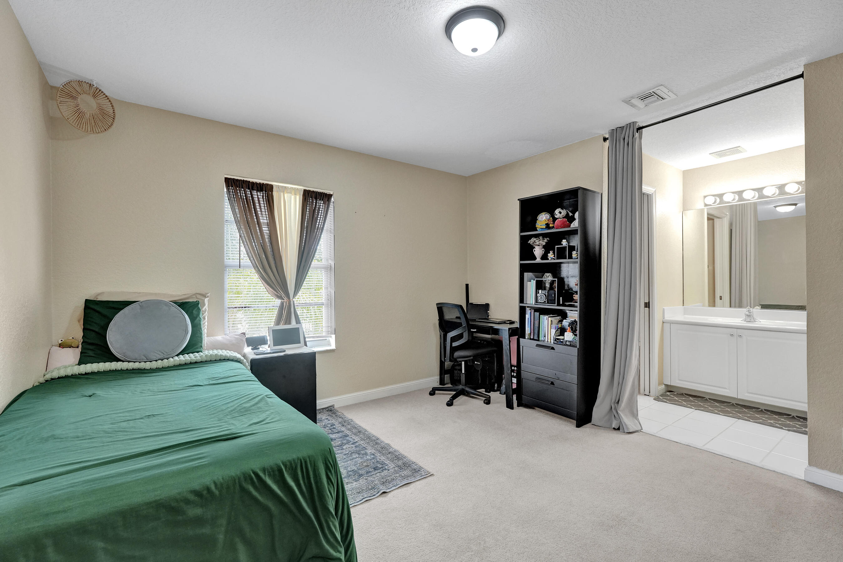 6591 Traveler, West Palm Beach FL 33411