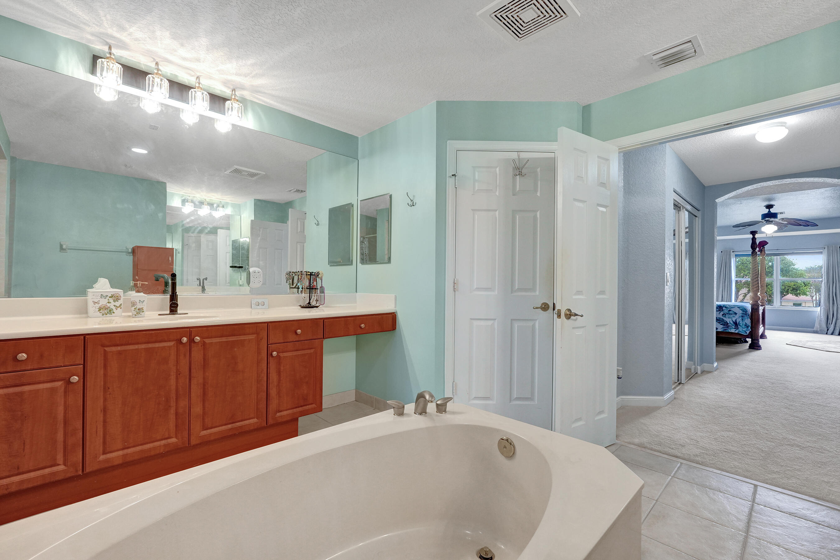 6591 Traveler, West Palm Beach FL 33411