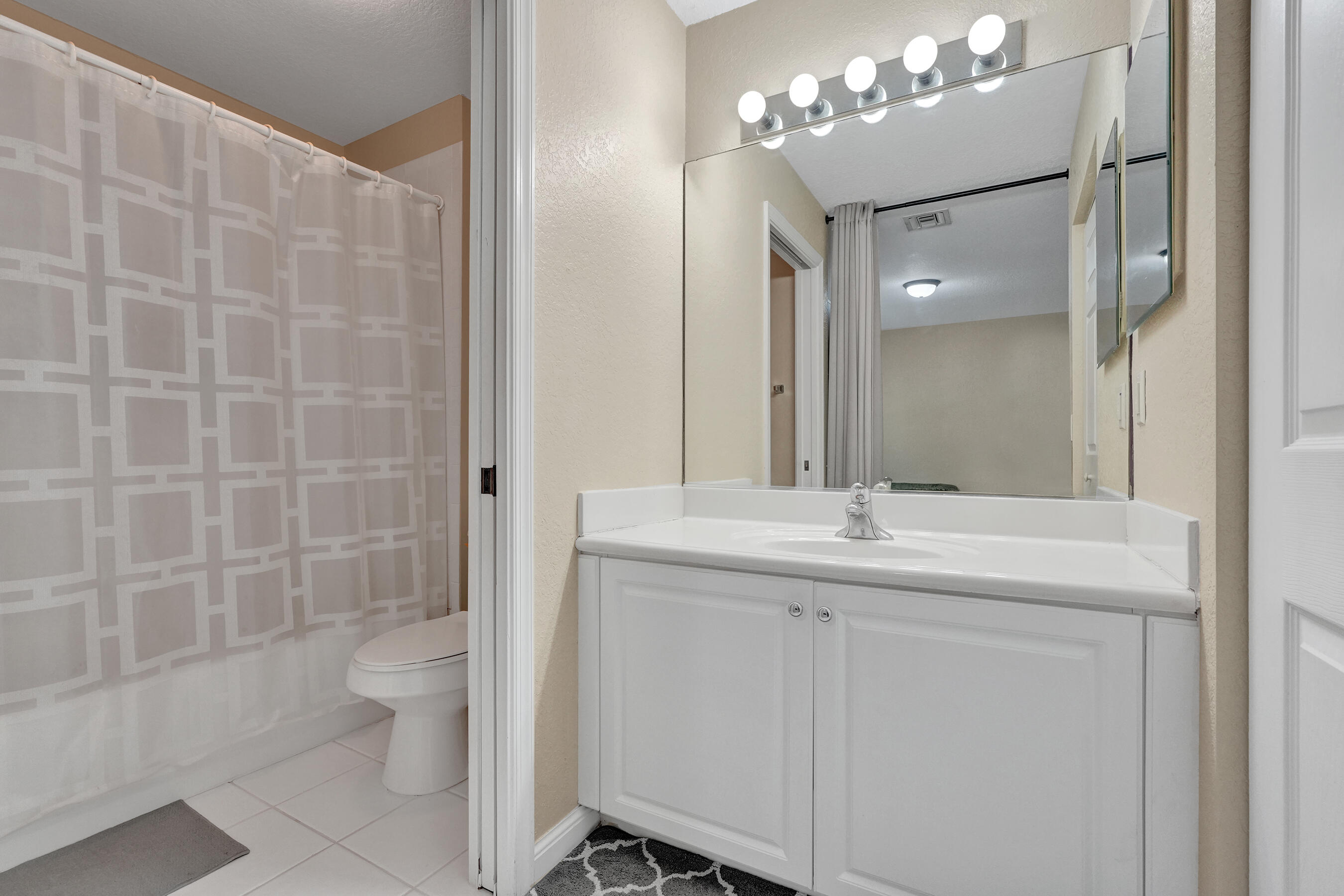 6591 Traveler, West Palm Beach FL 33411