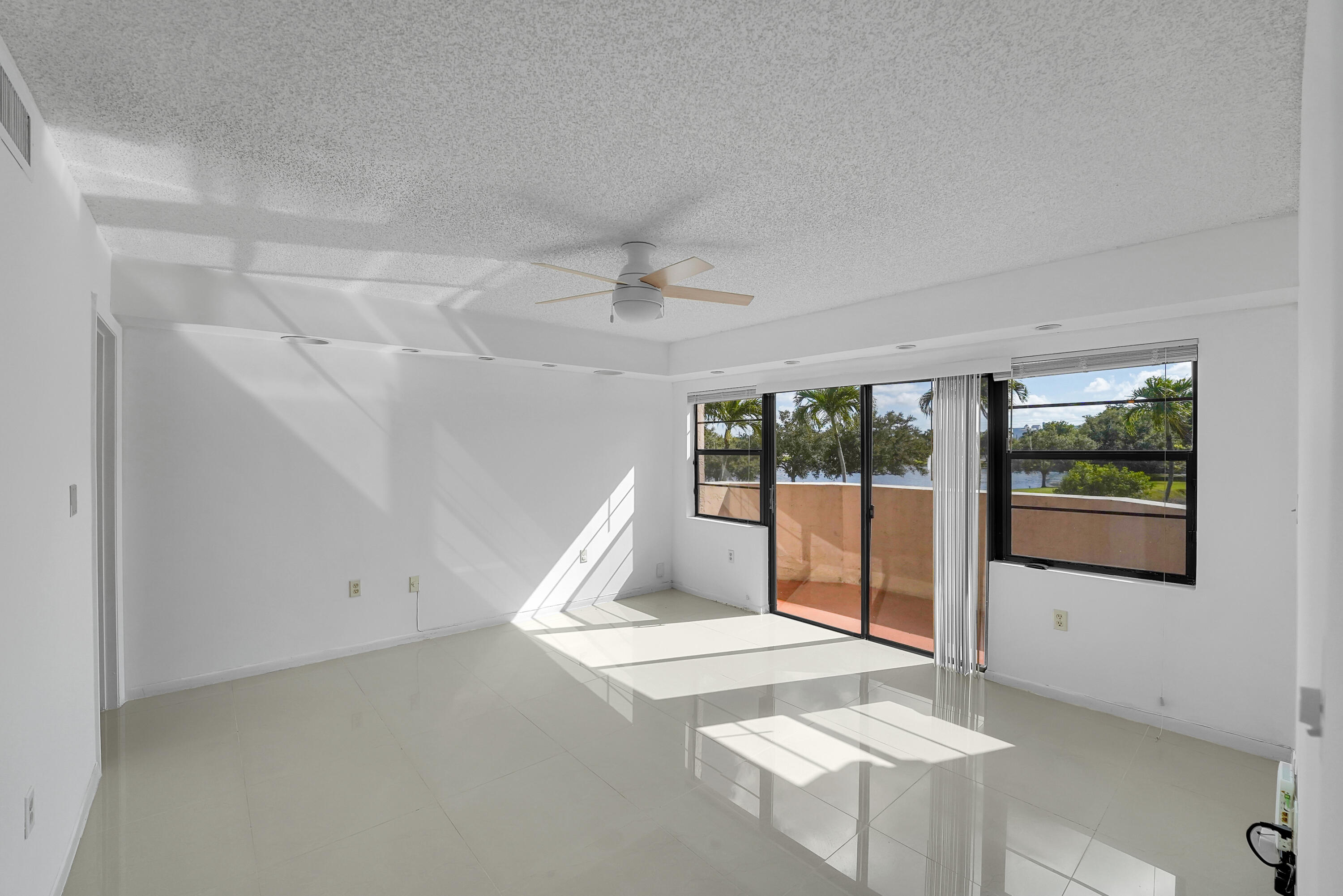 6654 Villa Sonrisa #421, Boca Raton FL 33433