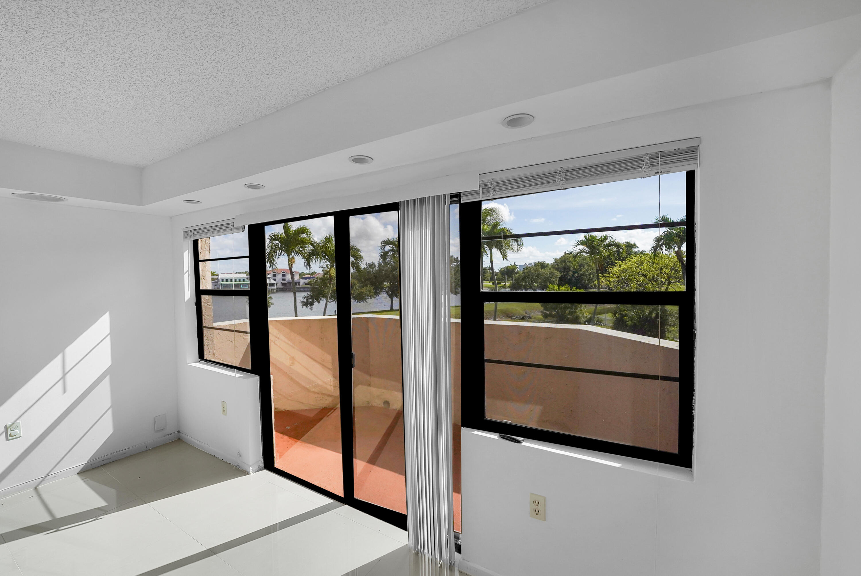 6654 Villa Sonrisa #421, Boca Raton FL 33433