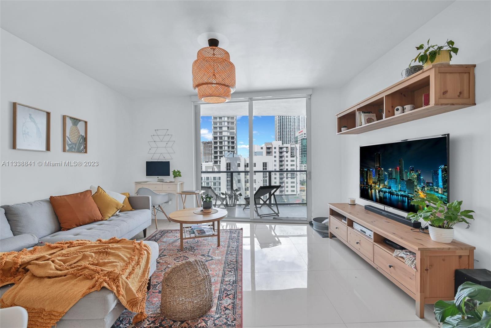 1010 SW 2nd #1107, Miami FL 33130
