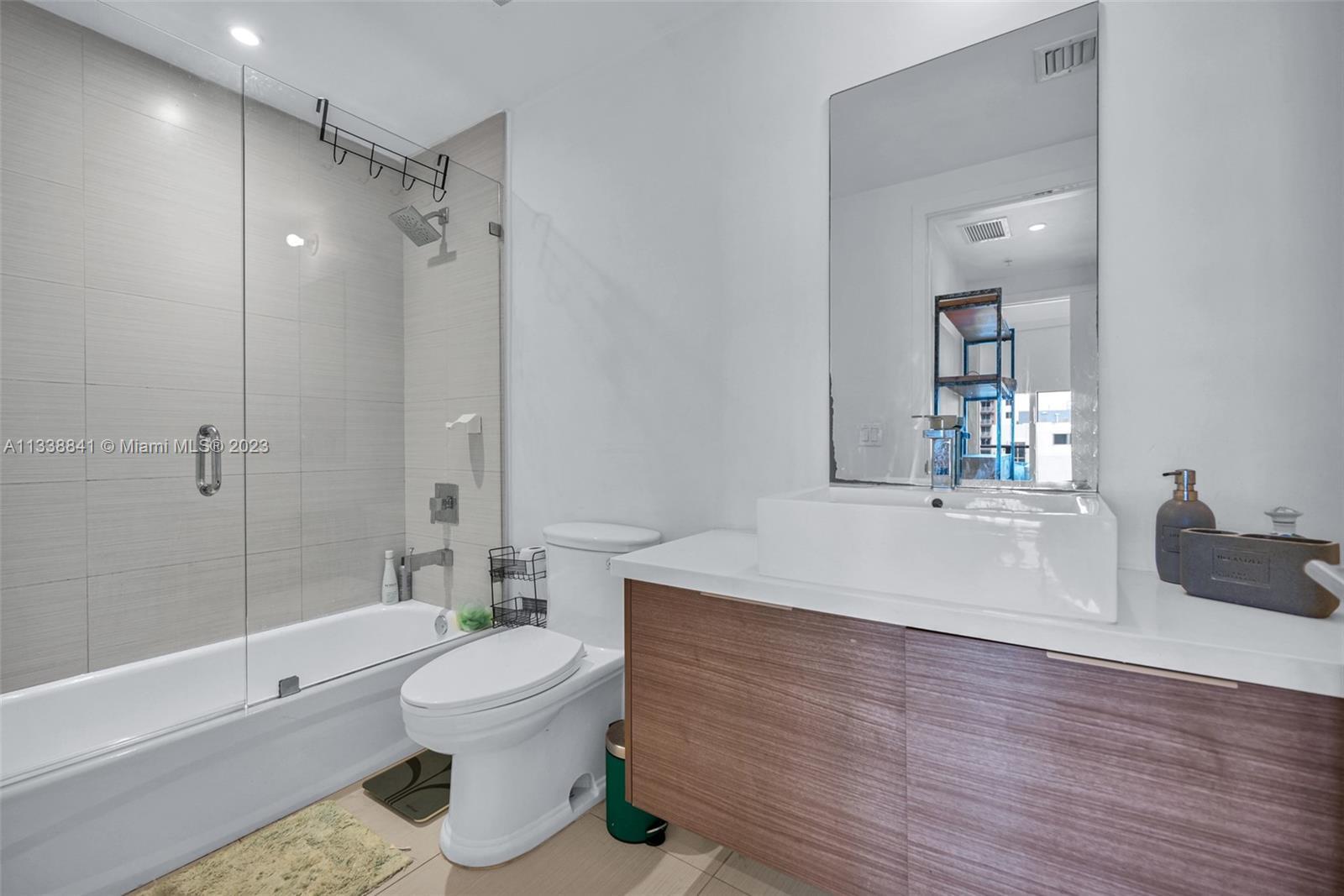 1010 SW 2nd #1107, Miami FL 33130