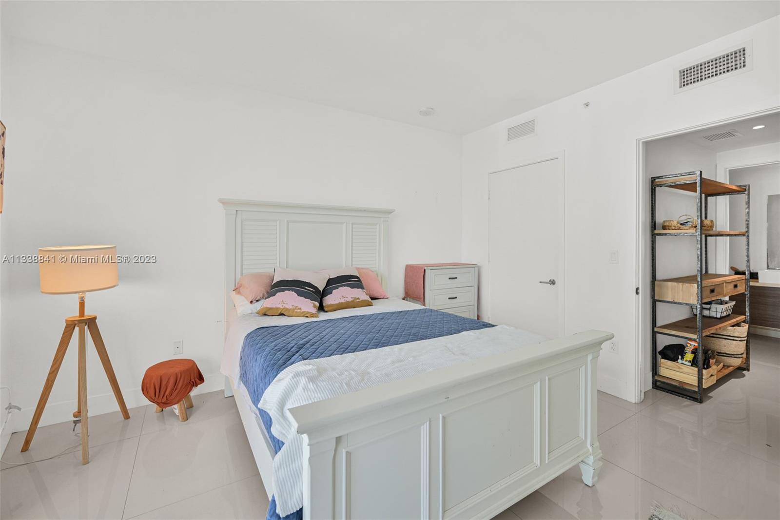 1010 SW 2nd #1107, Miami FL 33130