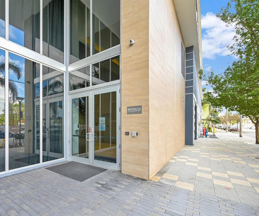 1010 SW 2nd #1107, Miami FL 33130