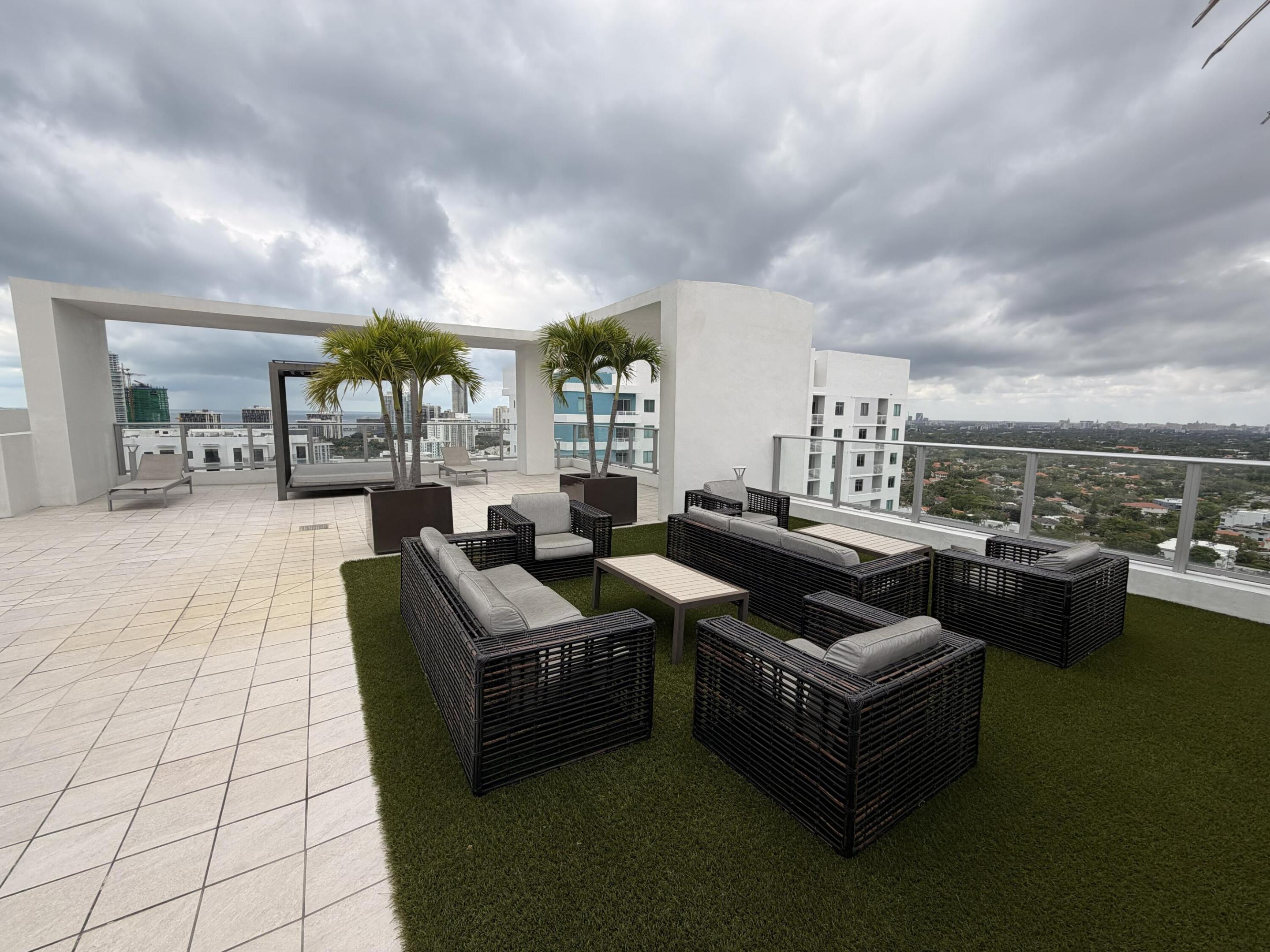 1010 SW 2nd #1107, Miami FL 33130