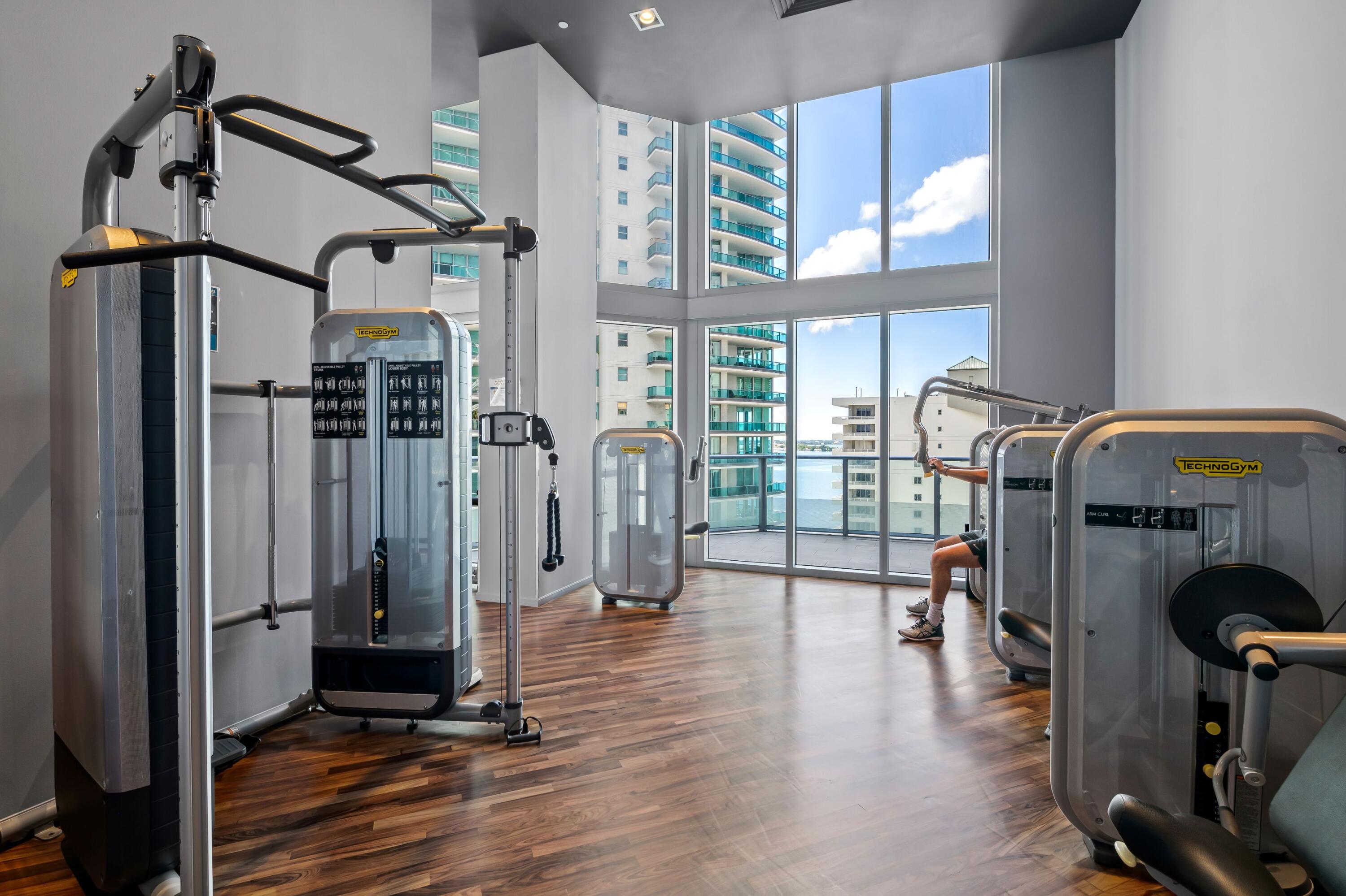 1300 Brickell Bay #1005, Miami FL 33131