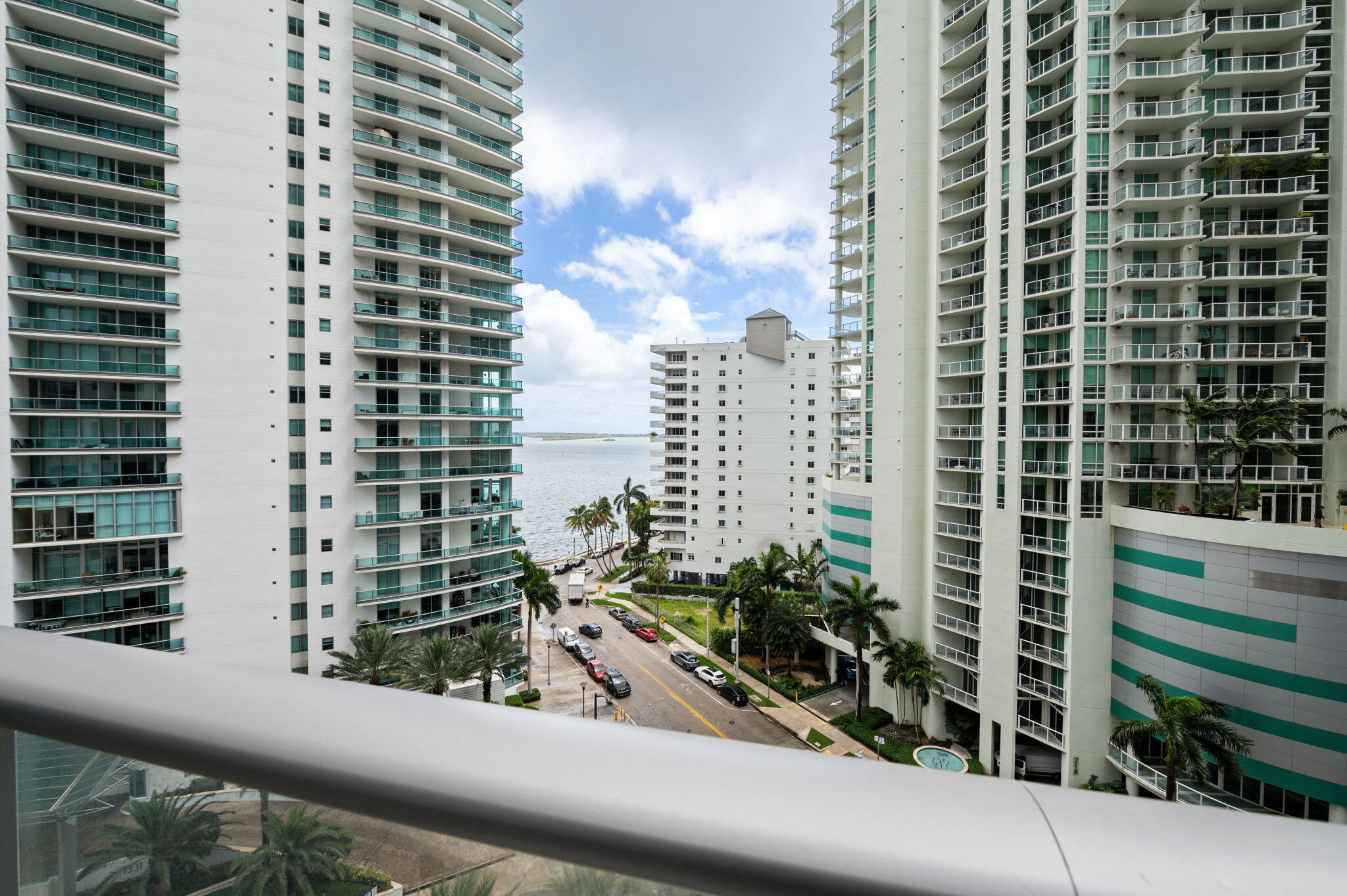 1300 Brickell Bay #1005, Miami FL 33131