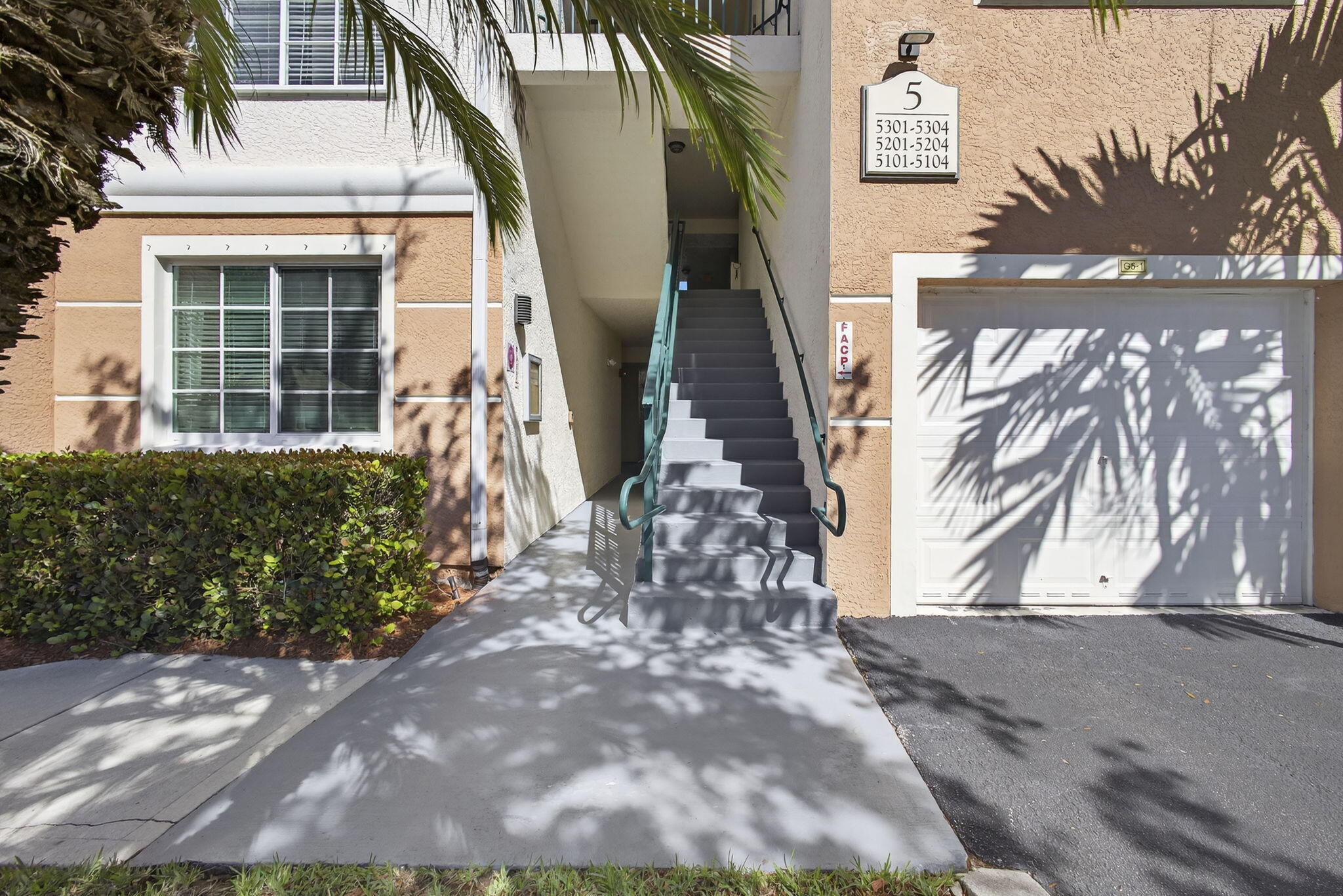 5301 Myrtlewood, Palm Beach Gardens FL 33418