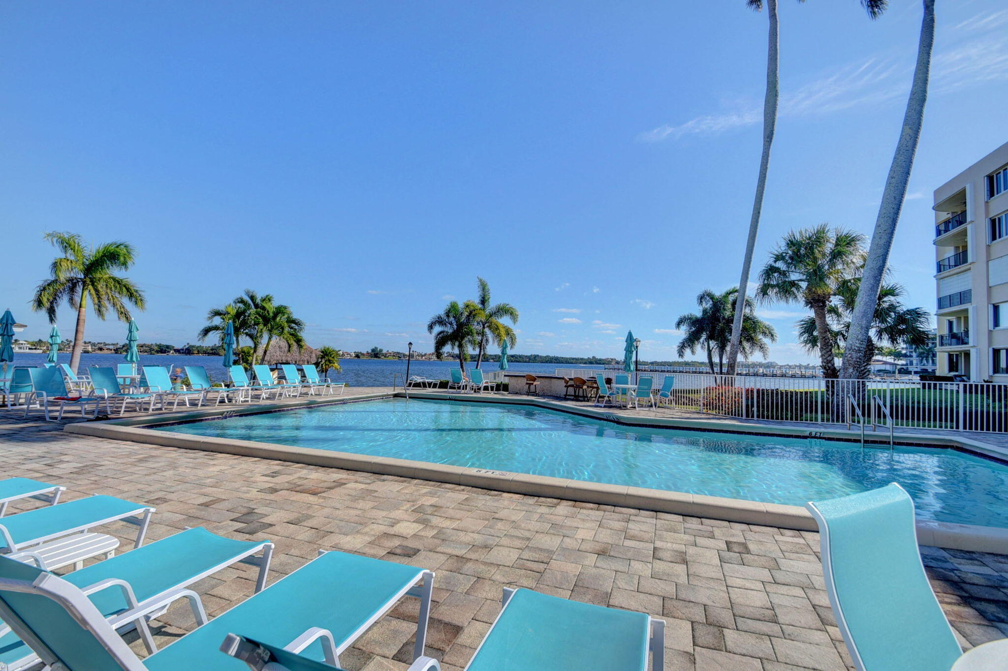 8200 Lakeshore #507, Hypoluxo FL 33462