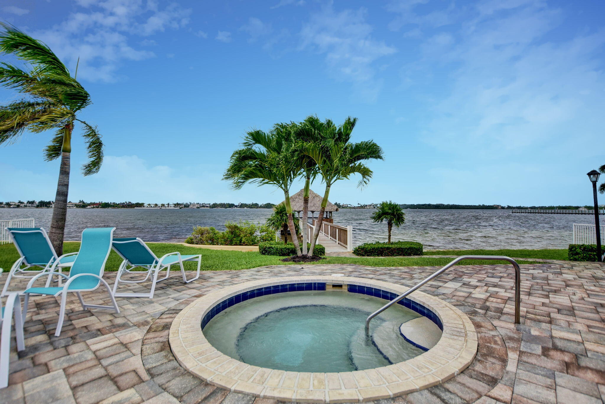 8200 Lakeshore #507, Hypoluxo FL 33462