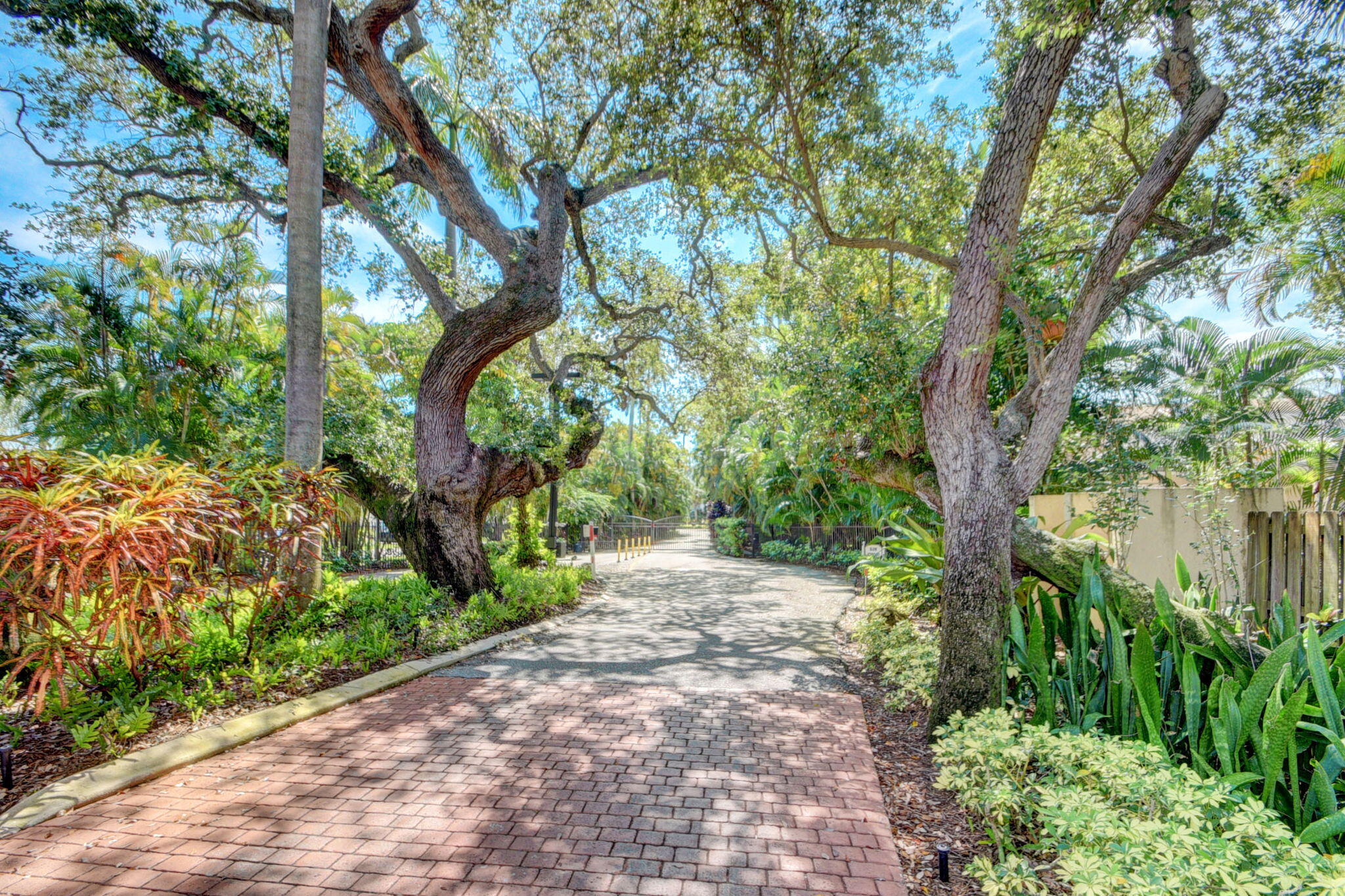 8200 Lakeshore #507, Hypoluxo FL 33462