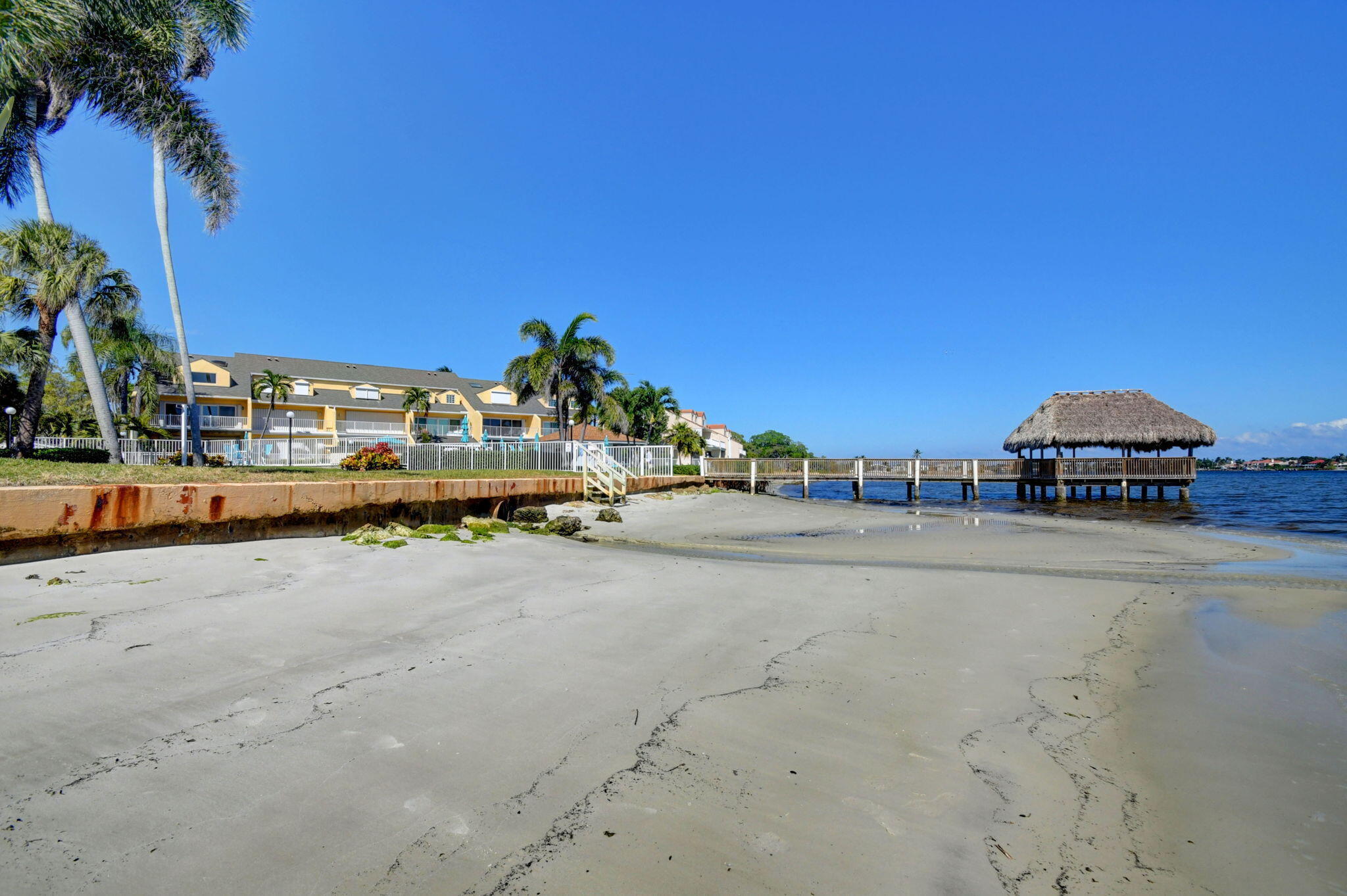 8200 Lakeshore #507, Hypoluxo FL 33462
