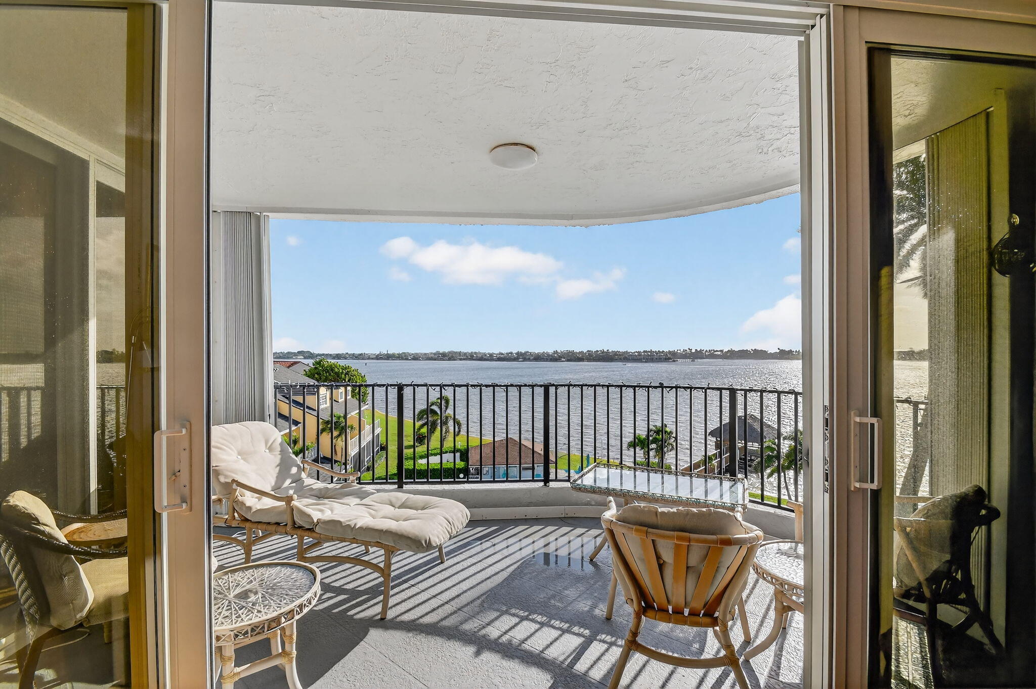 8200 Lakeshore #507, Hypoluxo FL 33462