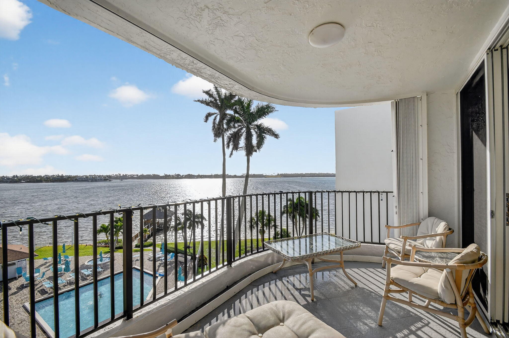 8200 Lakeshore #507, Hypoluxo FL 33462
