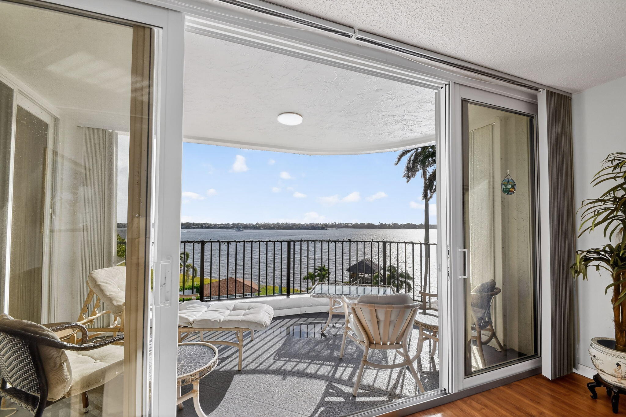 8200 Lakeshore #507, Hypoluxo FL 33462