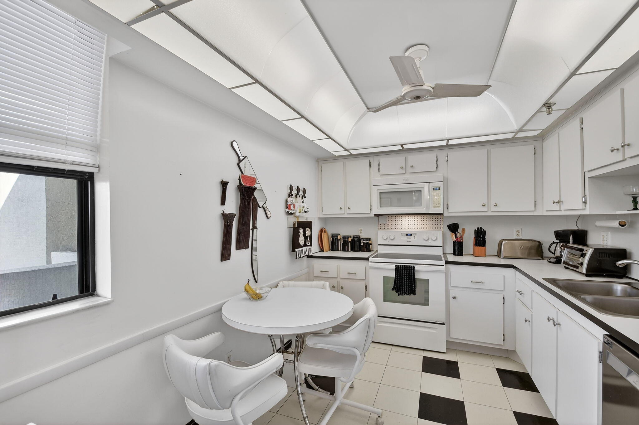 8200 Lakeshore #507, Hypoluxo FL 33462