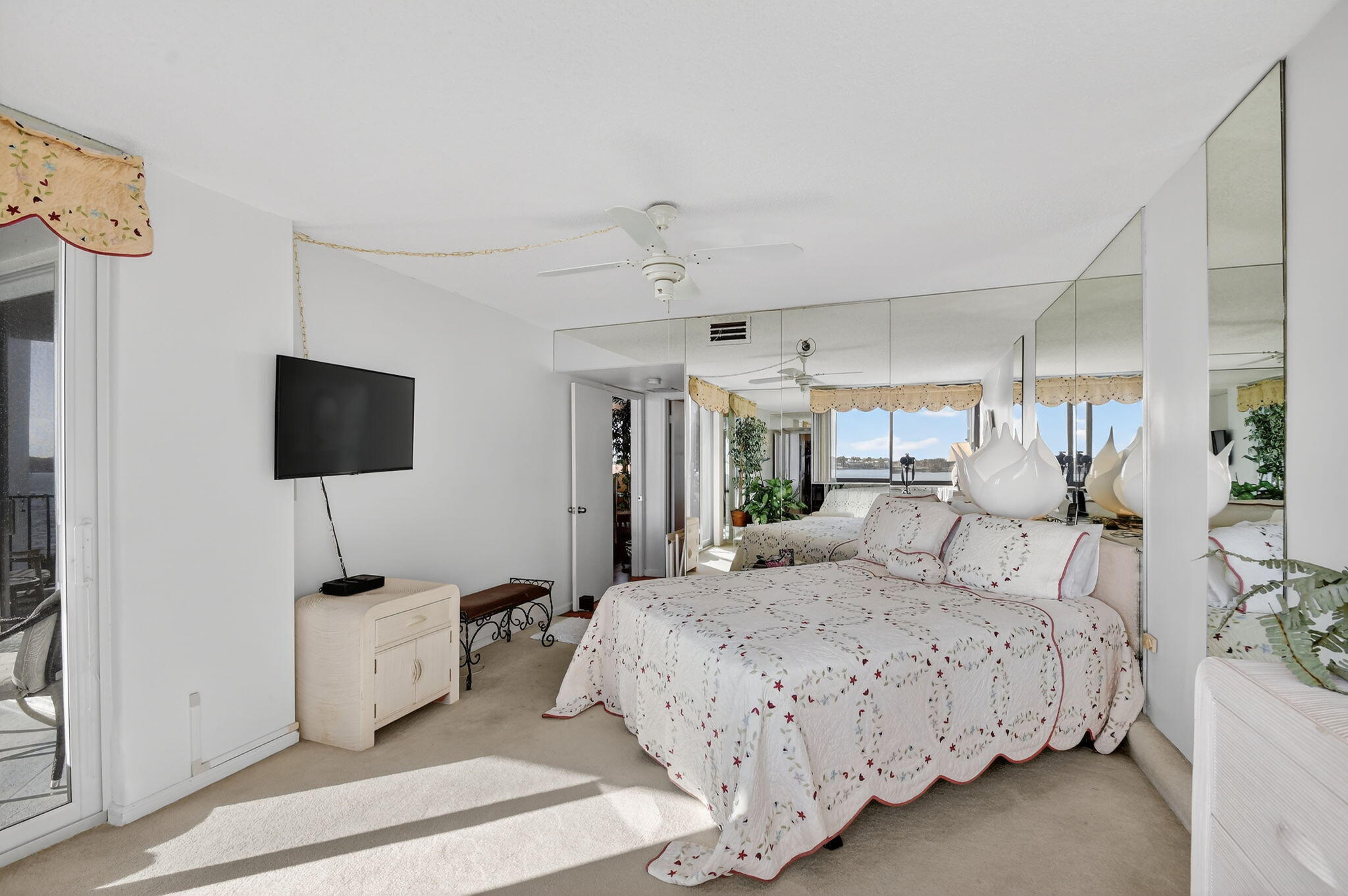 8200 Lakeshore #507, Hypoluxo FL 33462