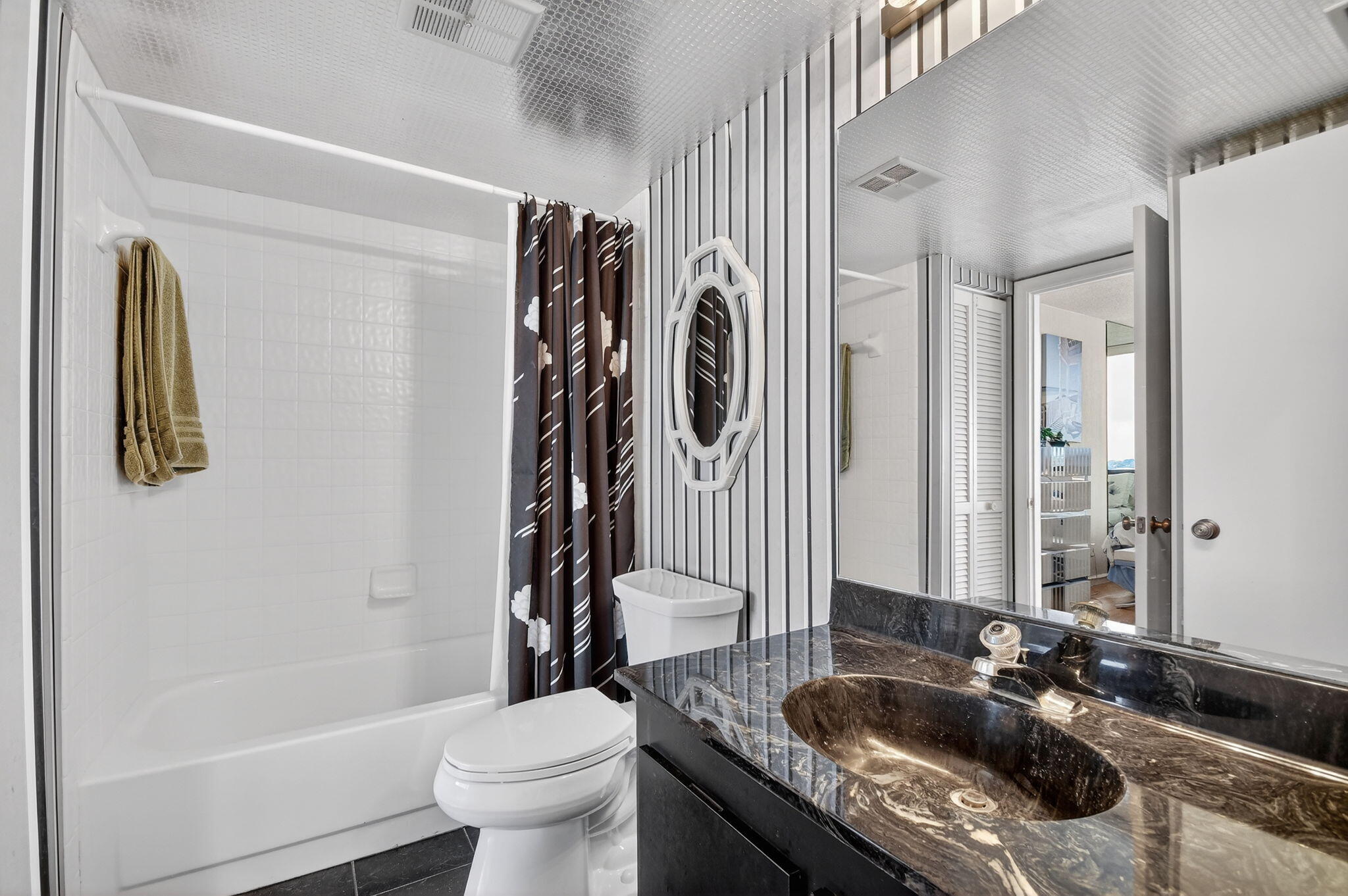 8200 Lakeshore #507, Hypoluxo FL 33462