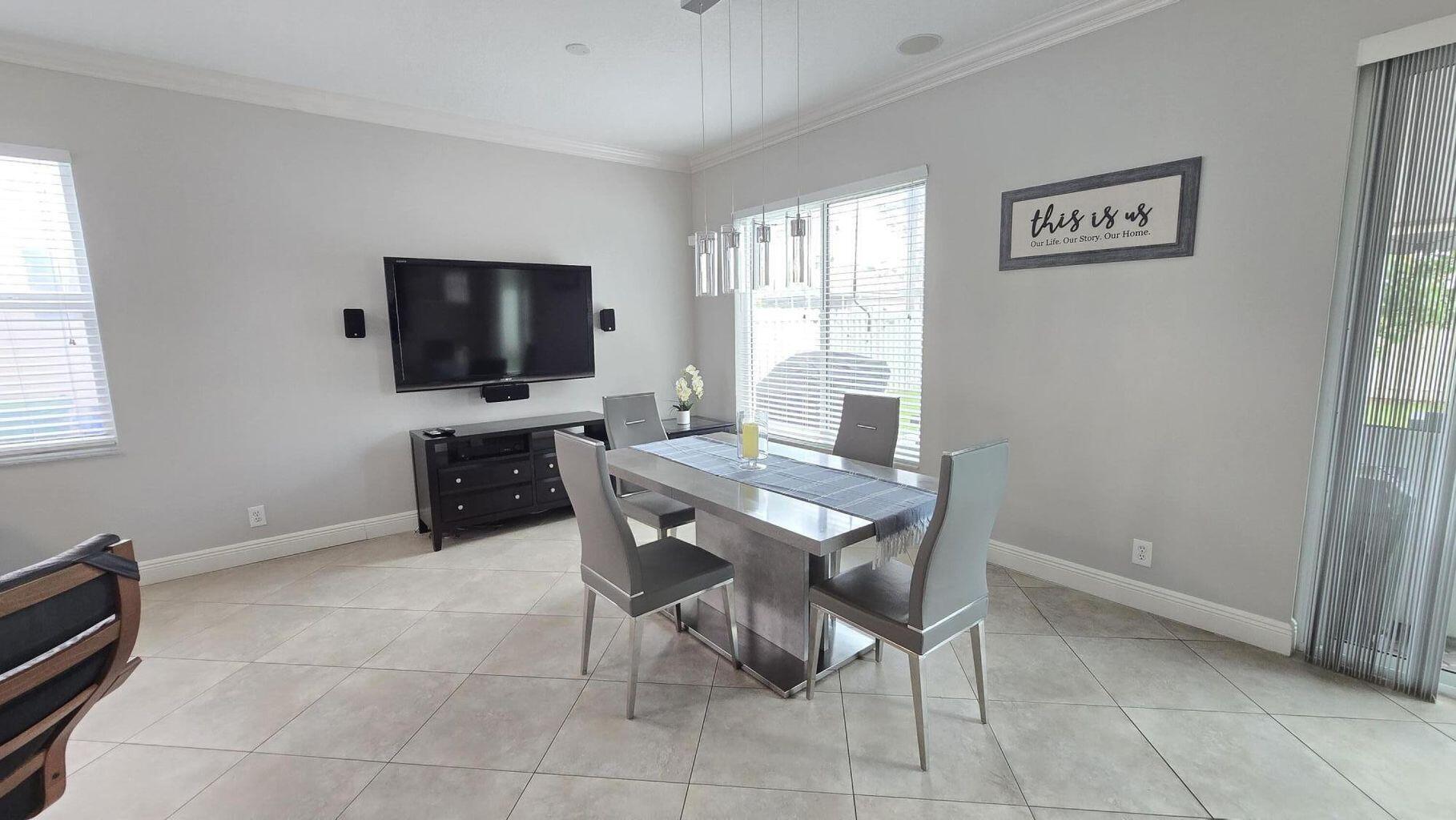 6878 NW 33rd, Margate FL 33063