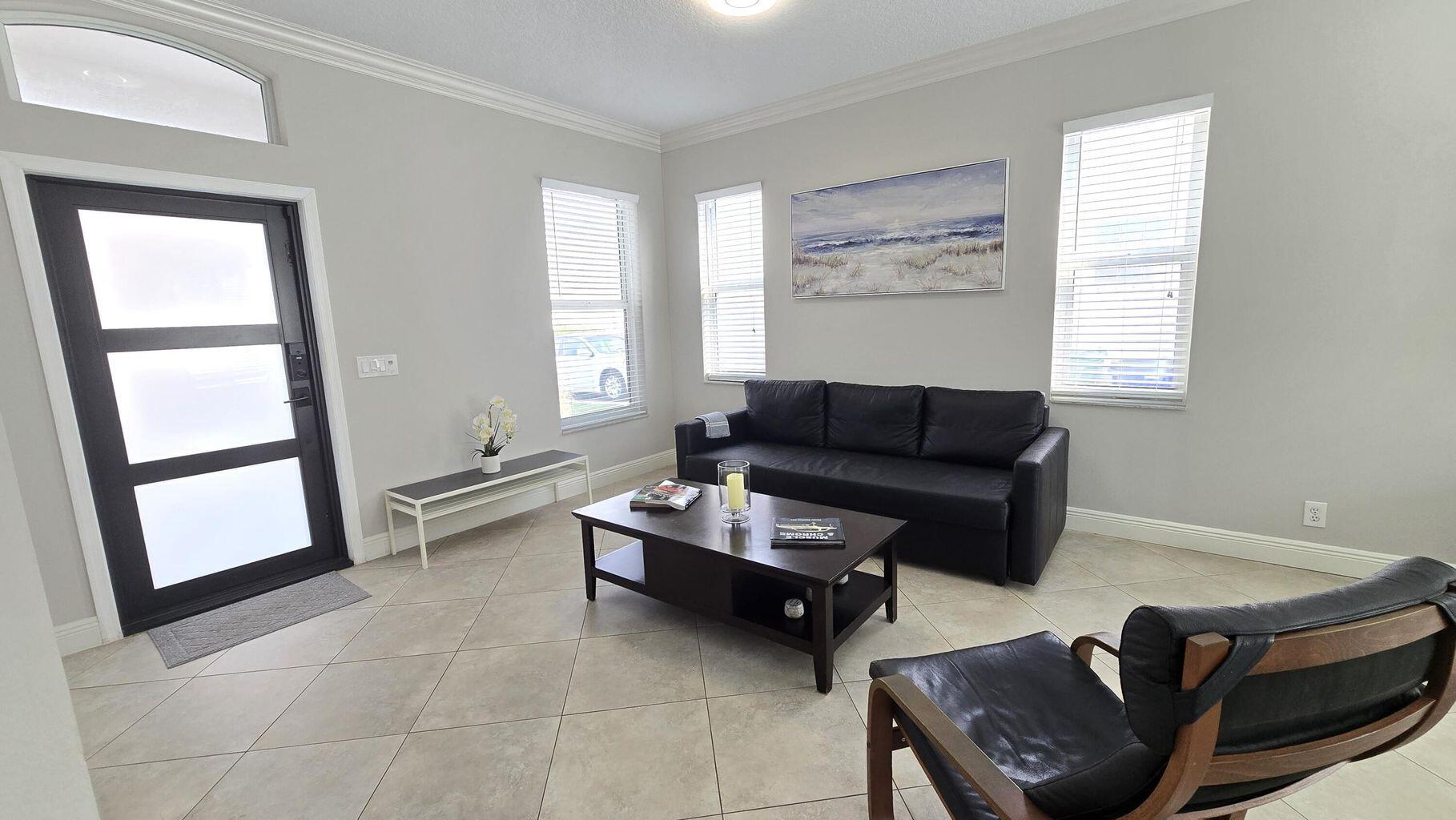 6878 NW 33rd, Margate FL 33063