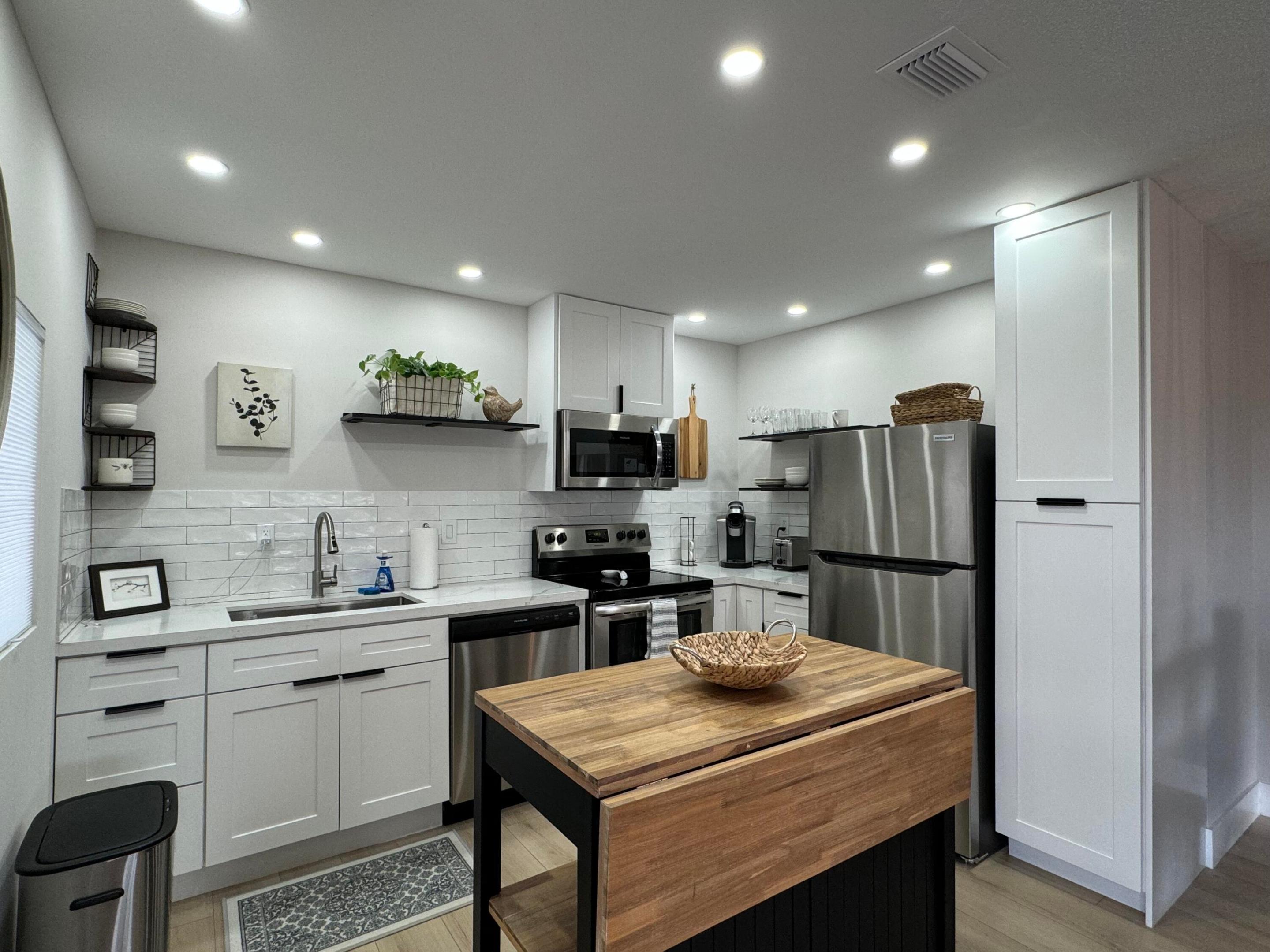 3201 NE 29th #308, Fort Lauderdale FL 33308