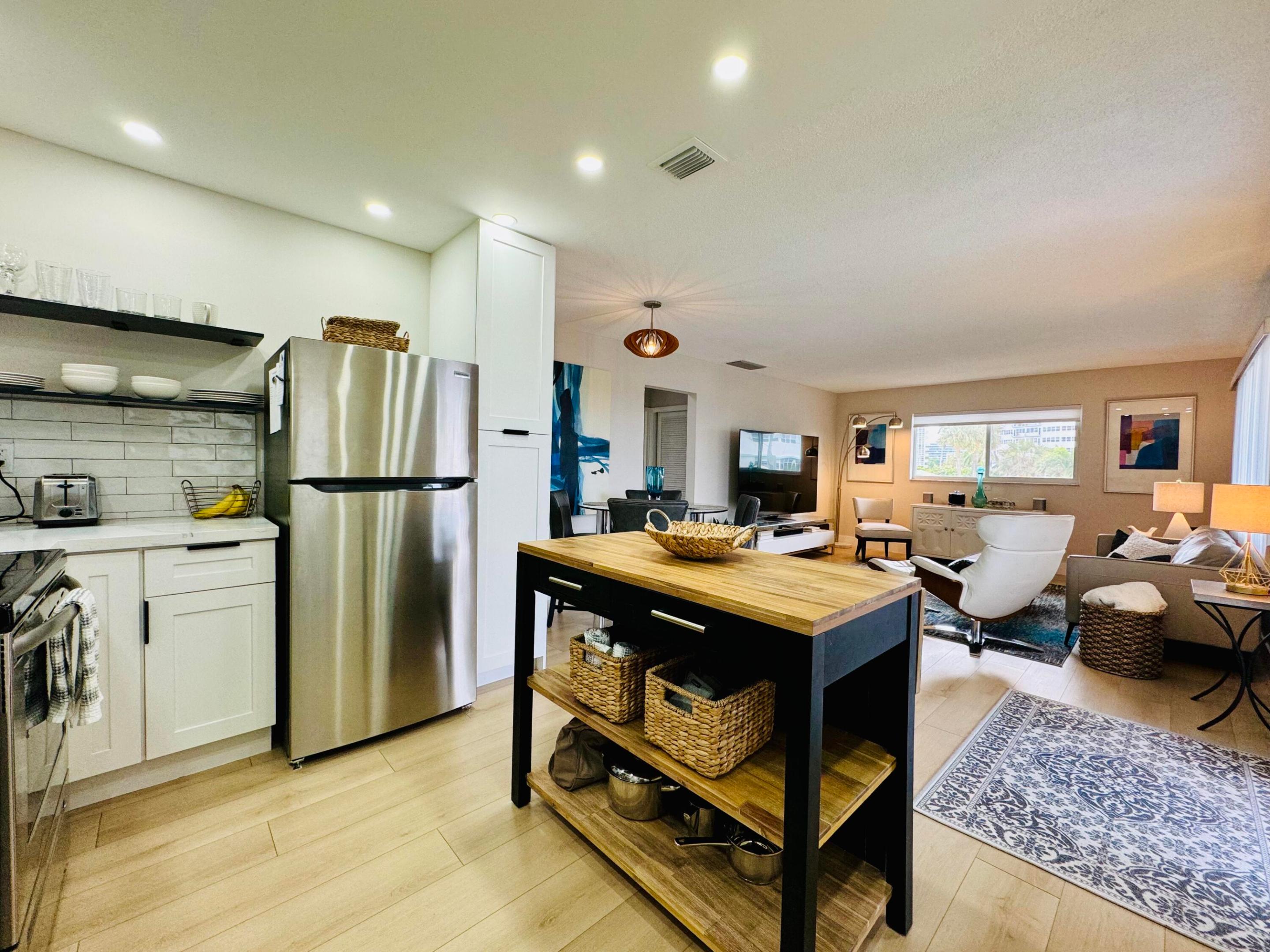 3201 NE 29th #308, Fort Lauderdale FL 33308