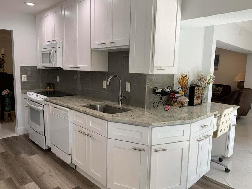 3230 Aqua Vista, Pompano Beach FL 33062
