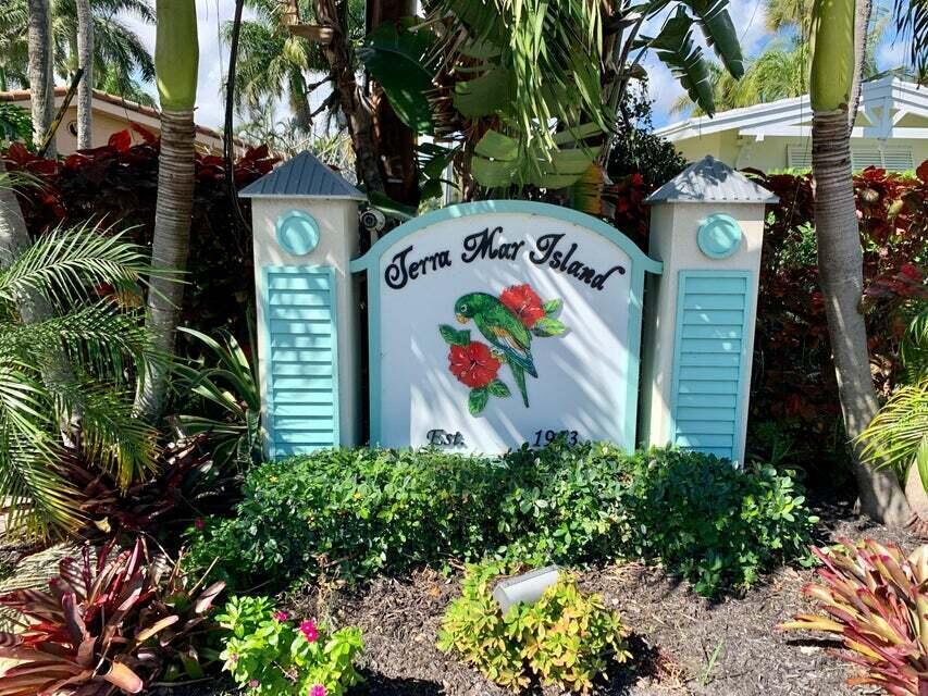 3230 Aqua Vista, Pompano Beach FL 33062