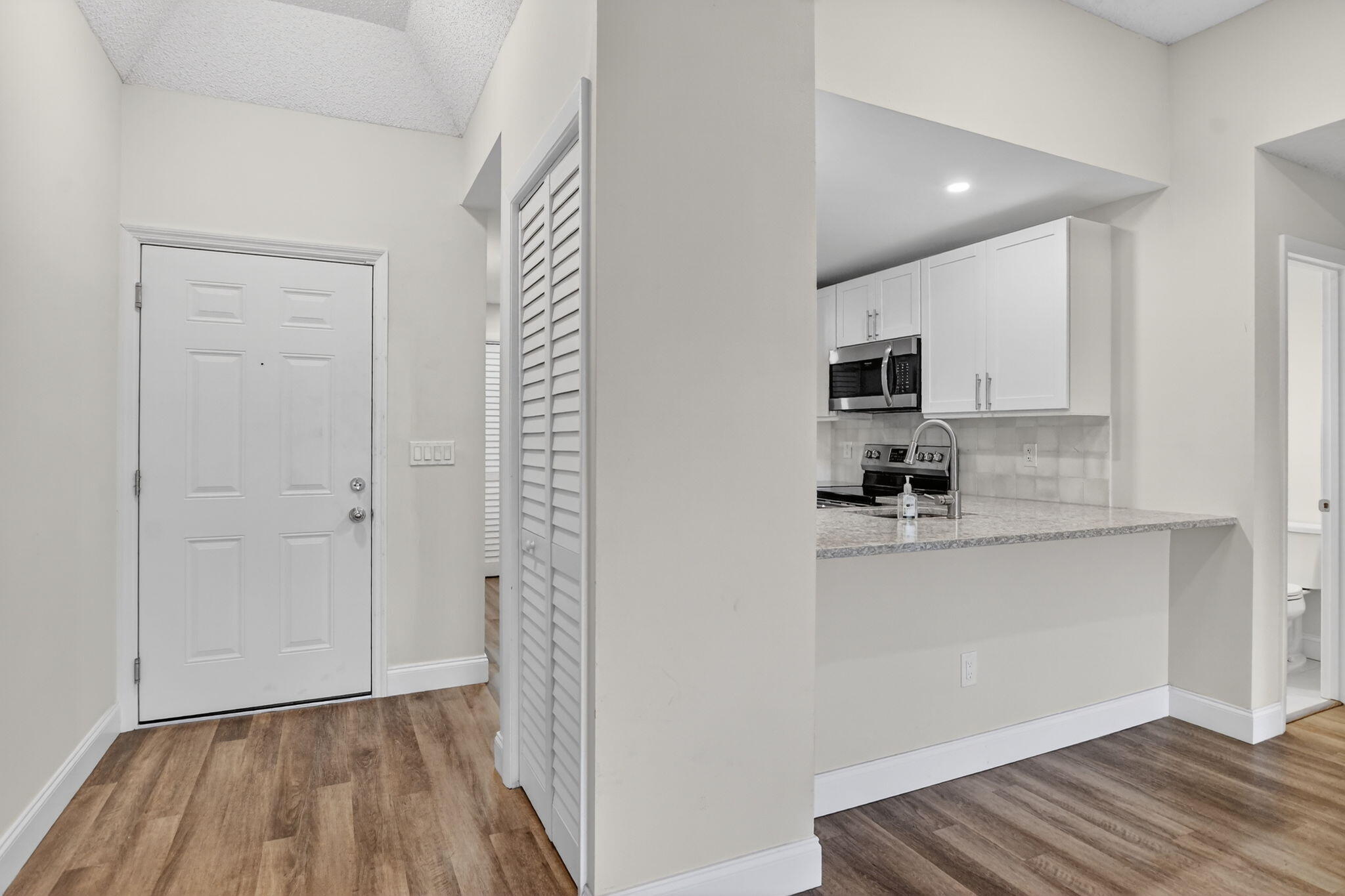 7472 La Paz #304, Boca Raton FL 33433