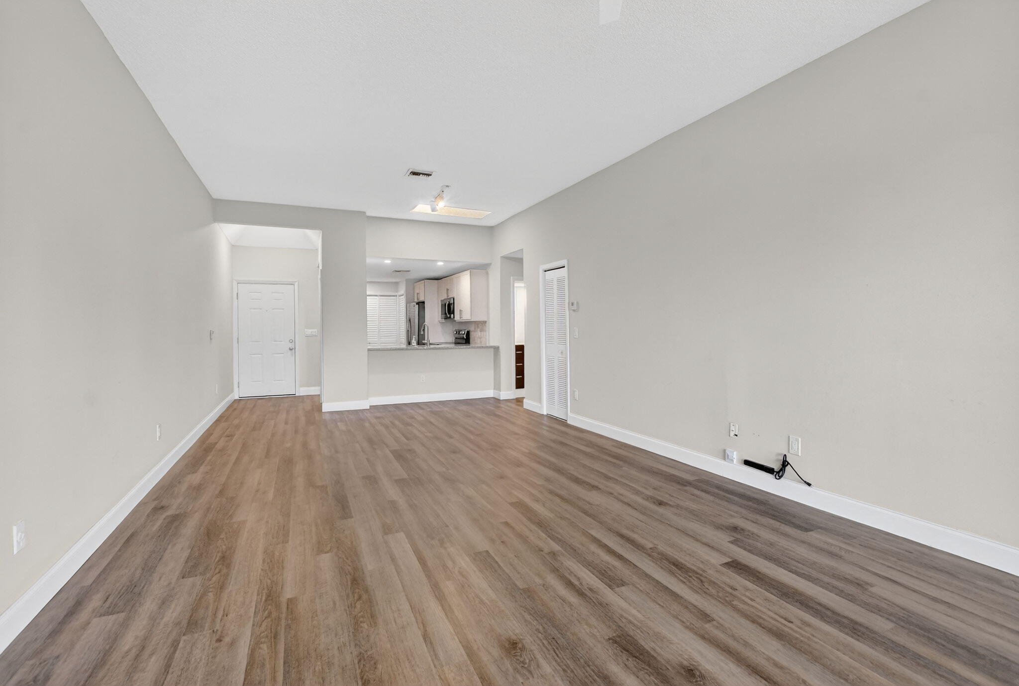 7472 La Paz #304, Boca Raton FL 33433