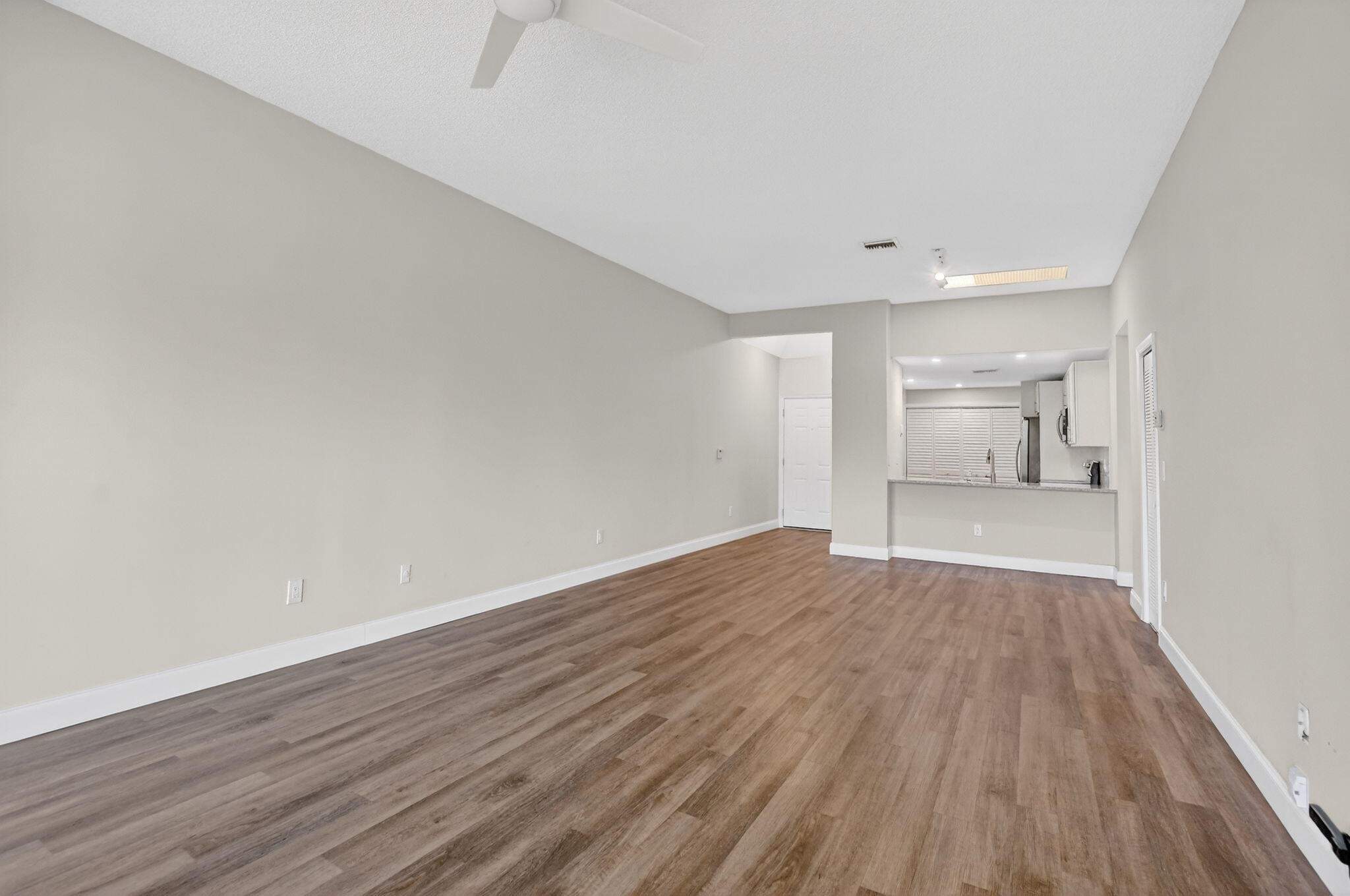 7472 La Paz #304, Boca Raton FL 33433