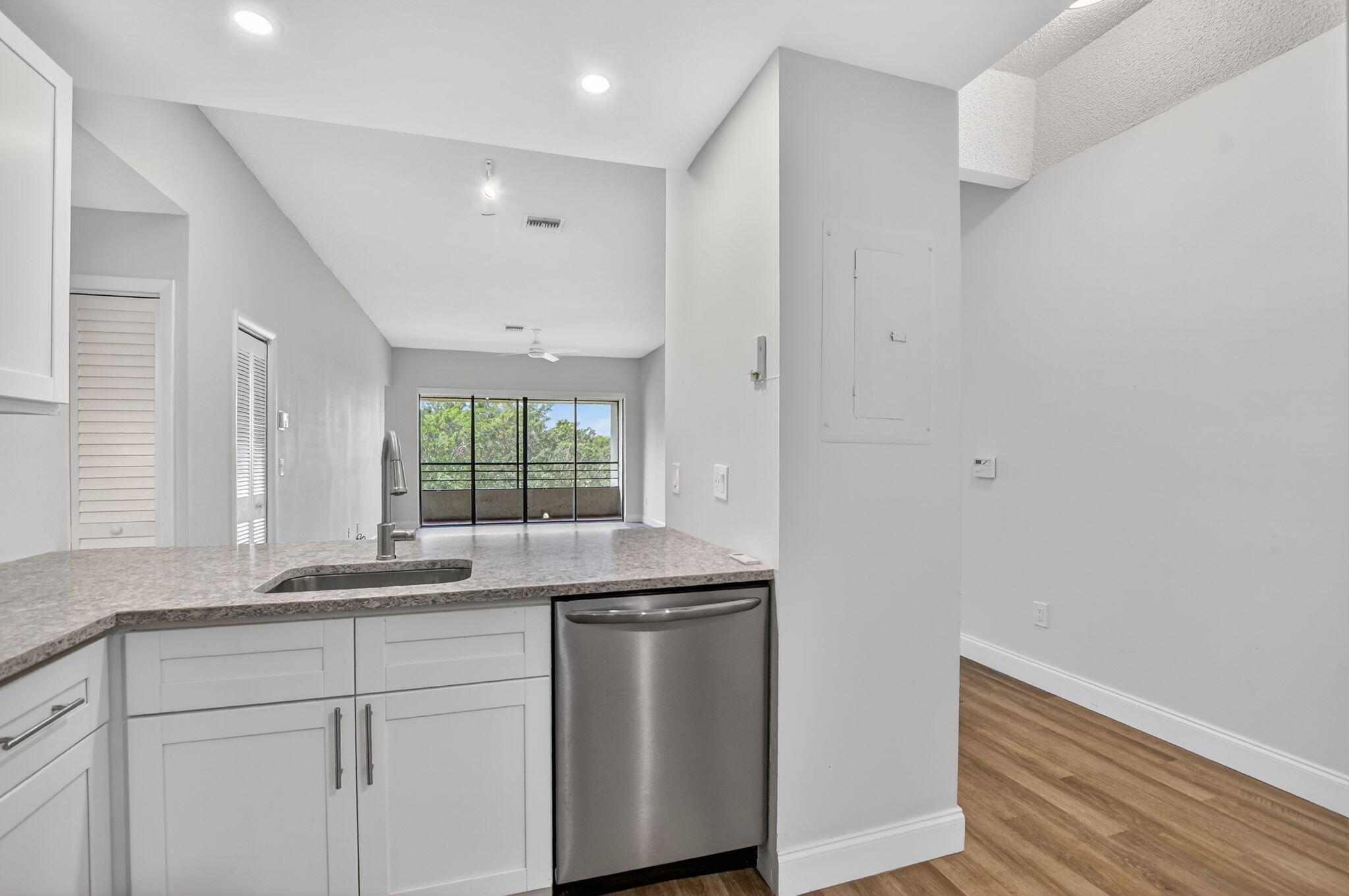 7472 La Paz #304, Boca Raton FL 33433