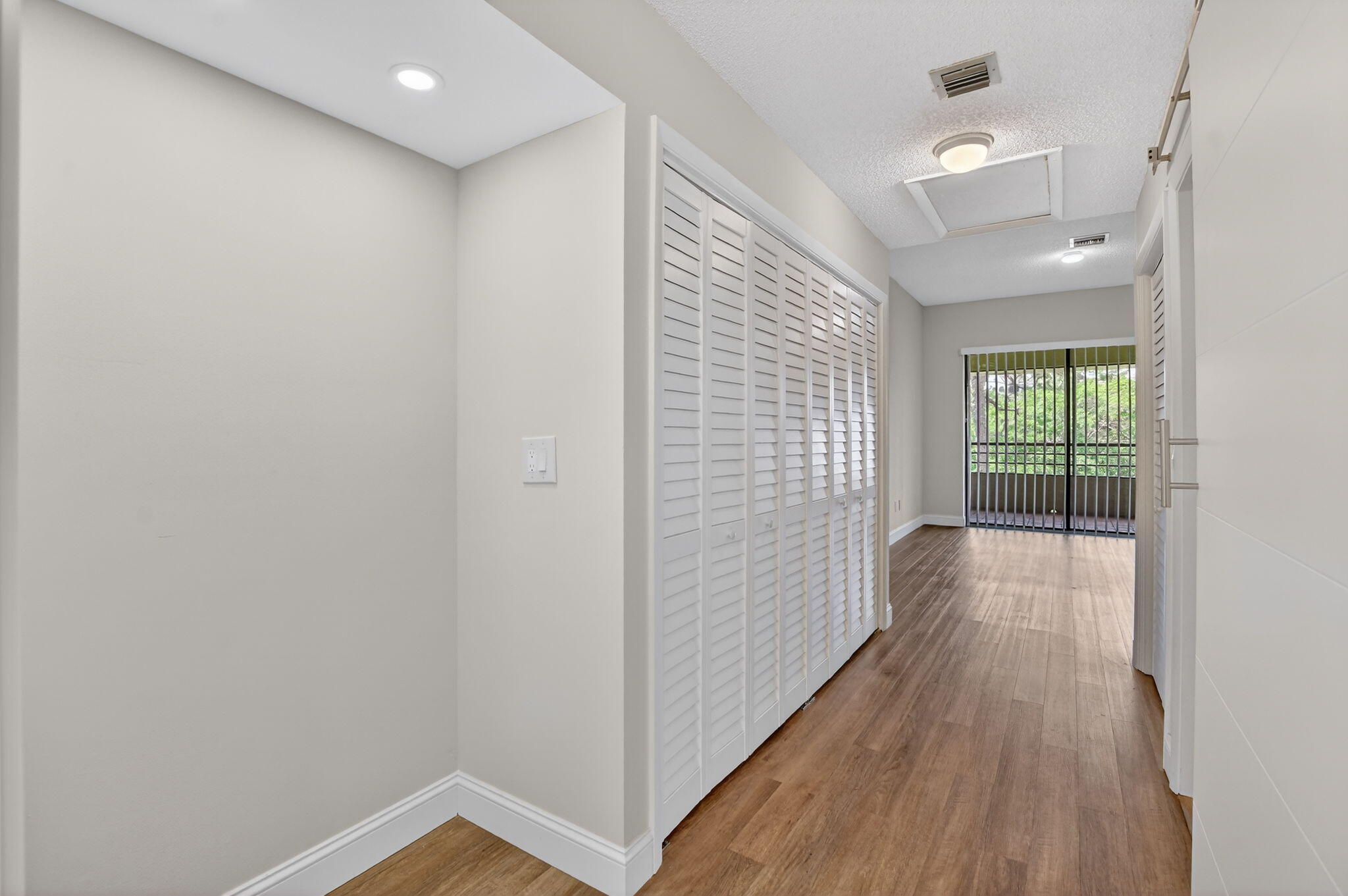 7472 La Paz #304, Boca Raton FL 33433
