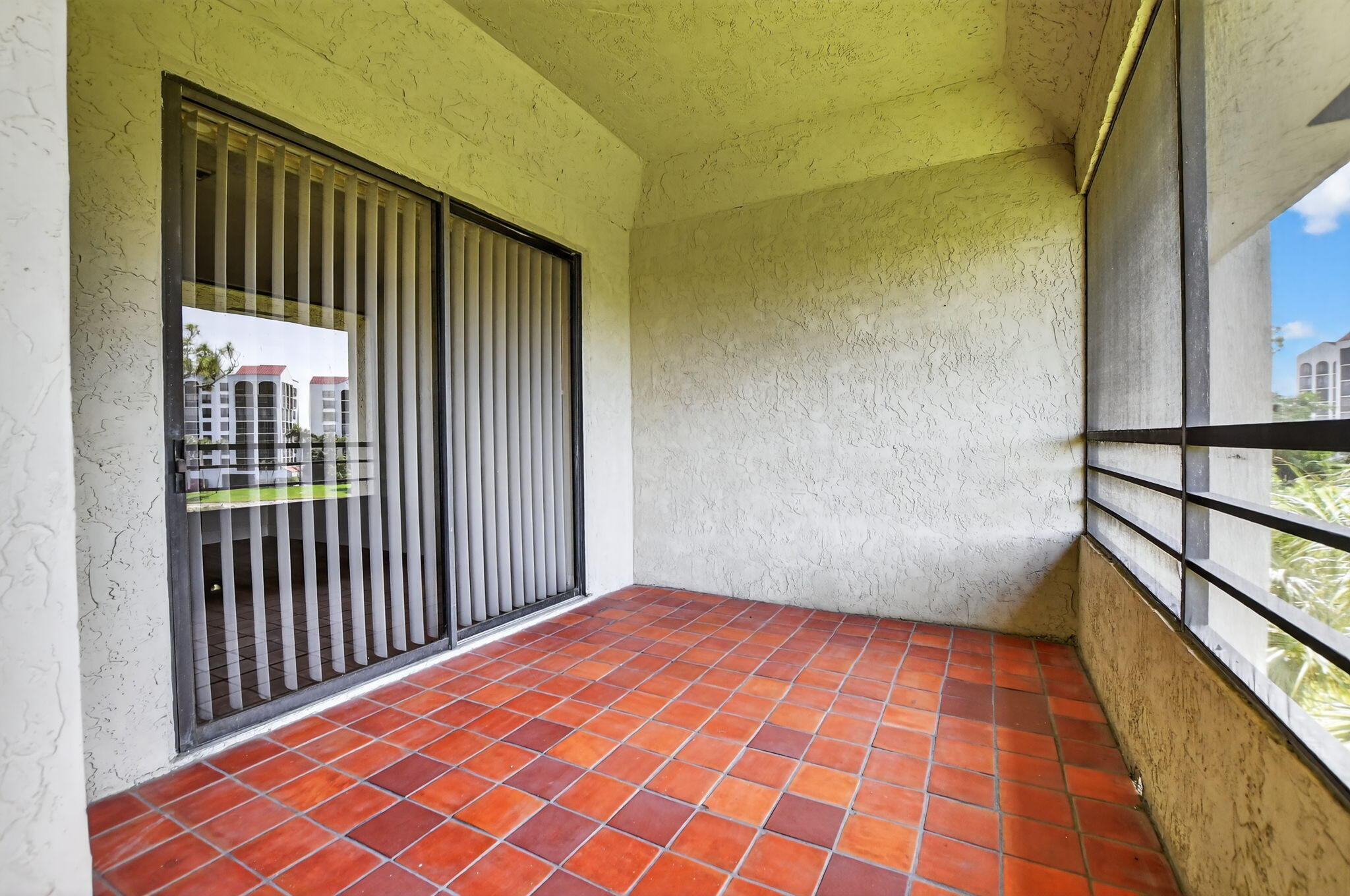 7472 La Paz #304, Boca Raton FL 33433
