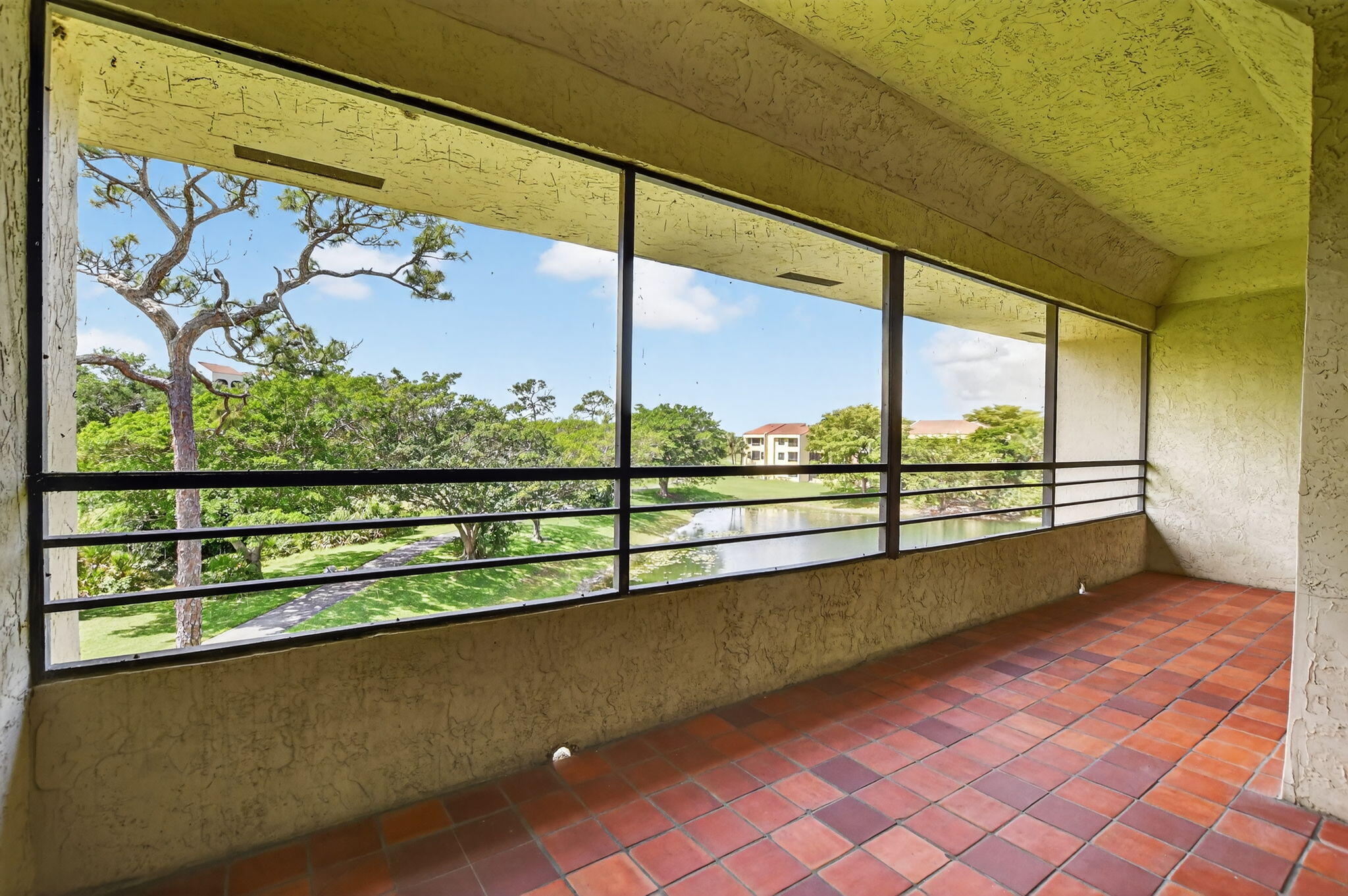 7472 La Paz #304, Boca Raton FL 33433