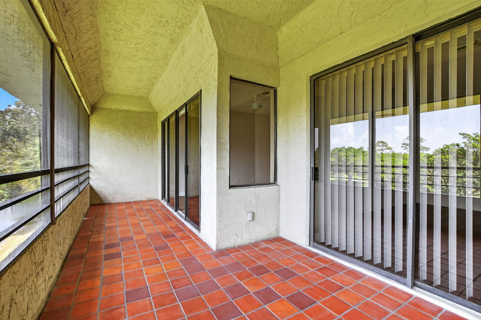 7472 La Paz #304, Boca Raton FL 33433