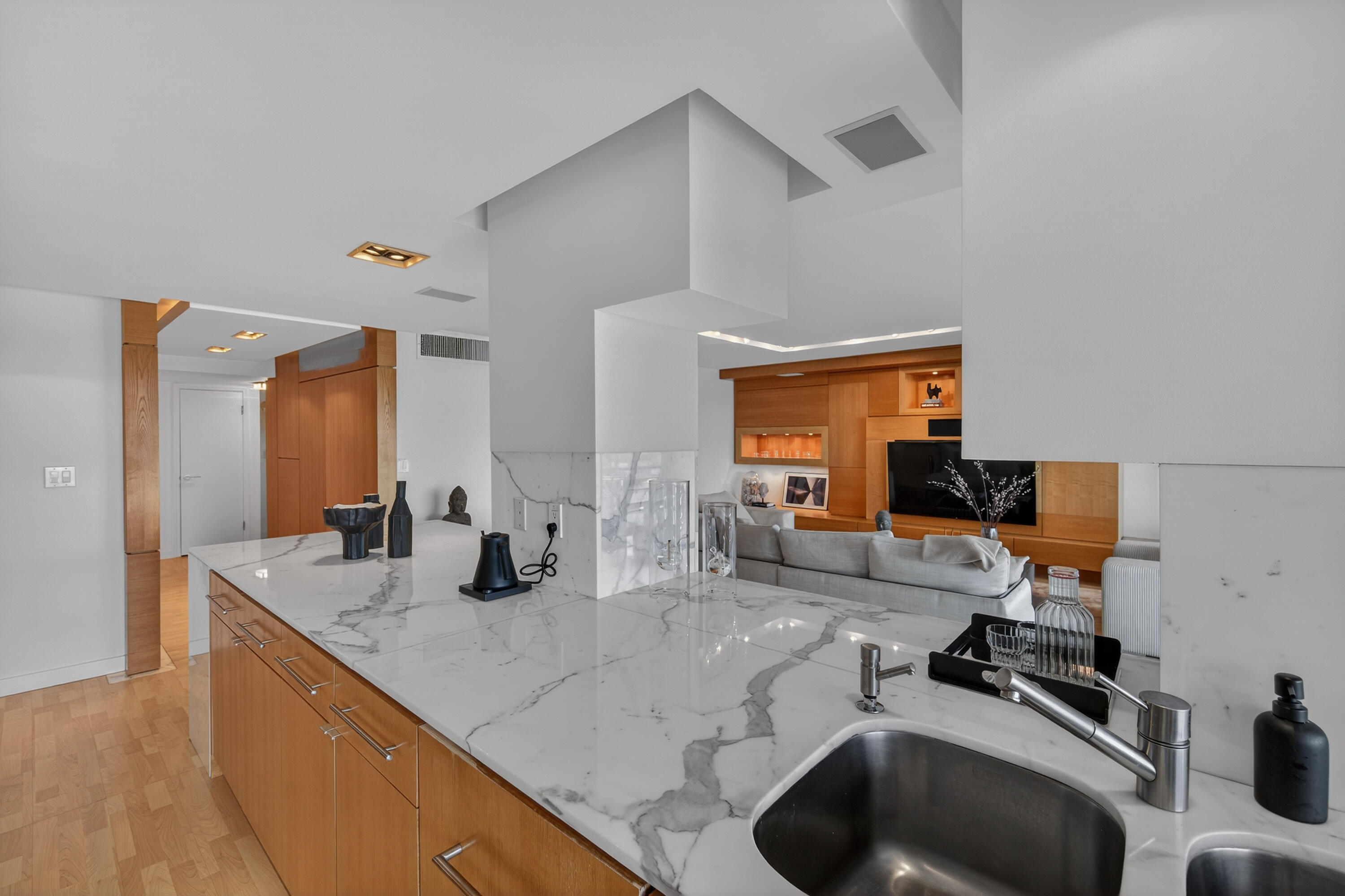 3050 NE 47th #607, Fort Lauderdale FL 33308