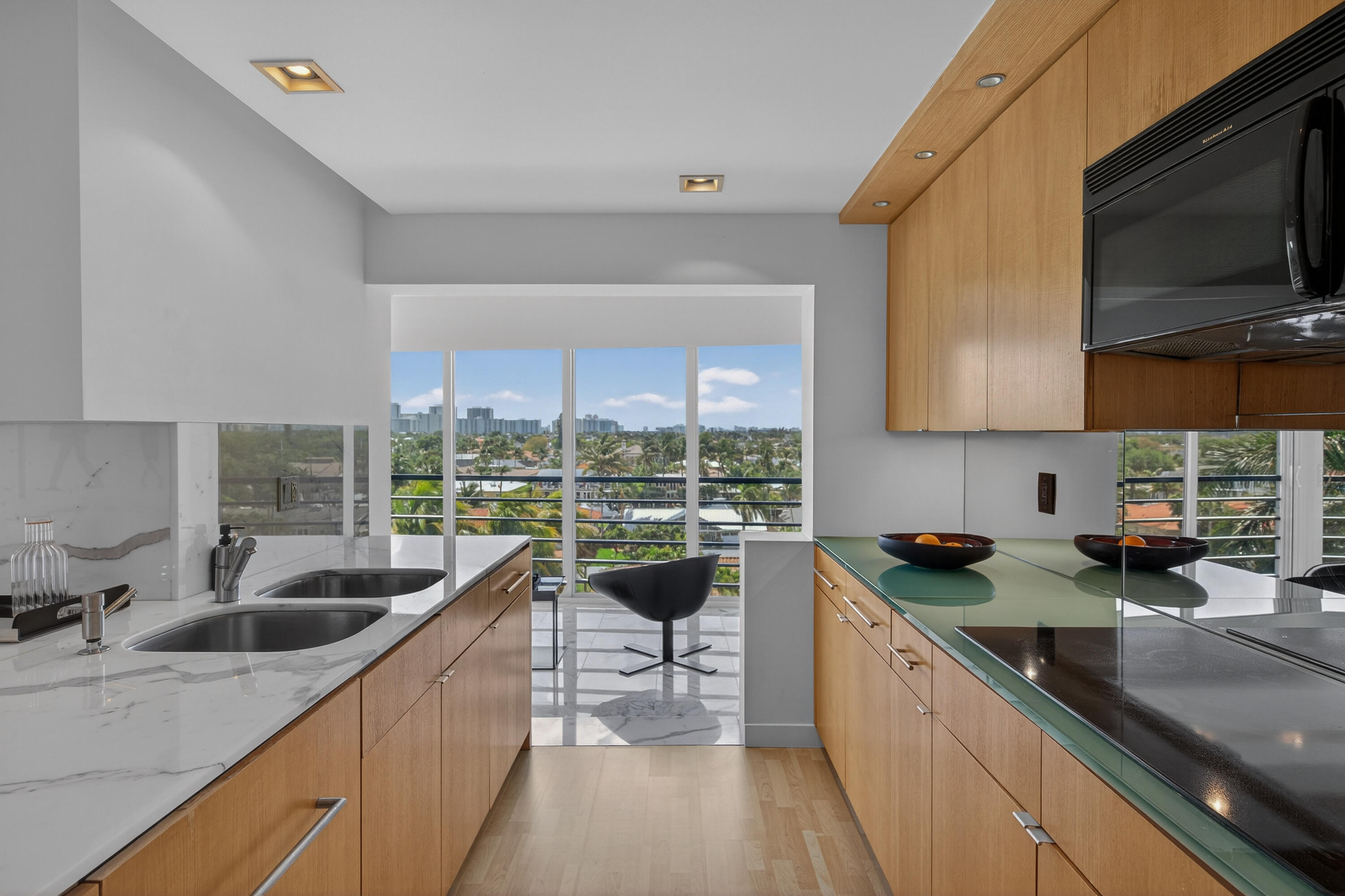 3050 NE 47th #607, Fort Lauderdale FL 33308